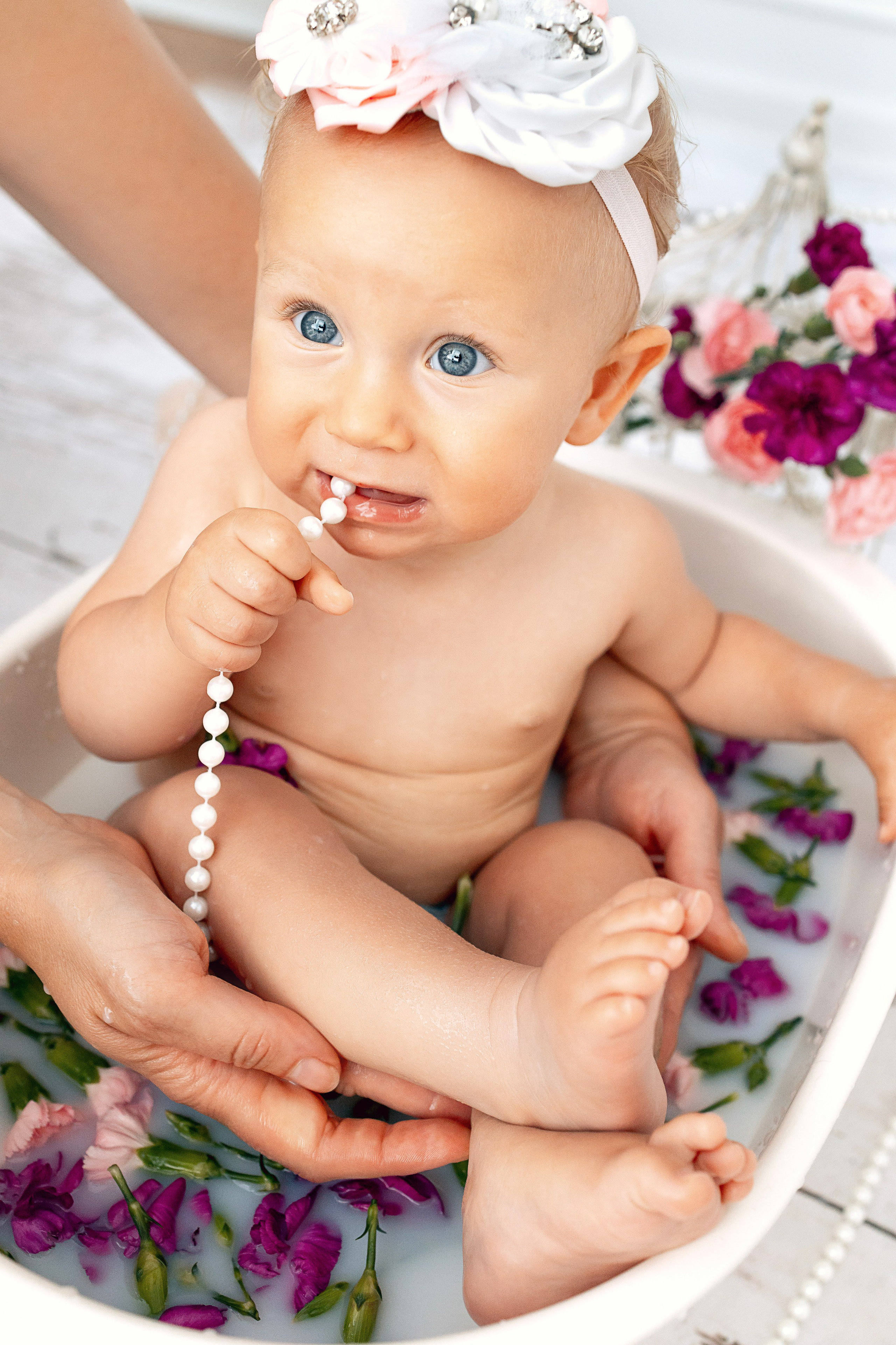 Milk bath. Anaeliseevaphoto.com