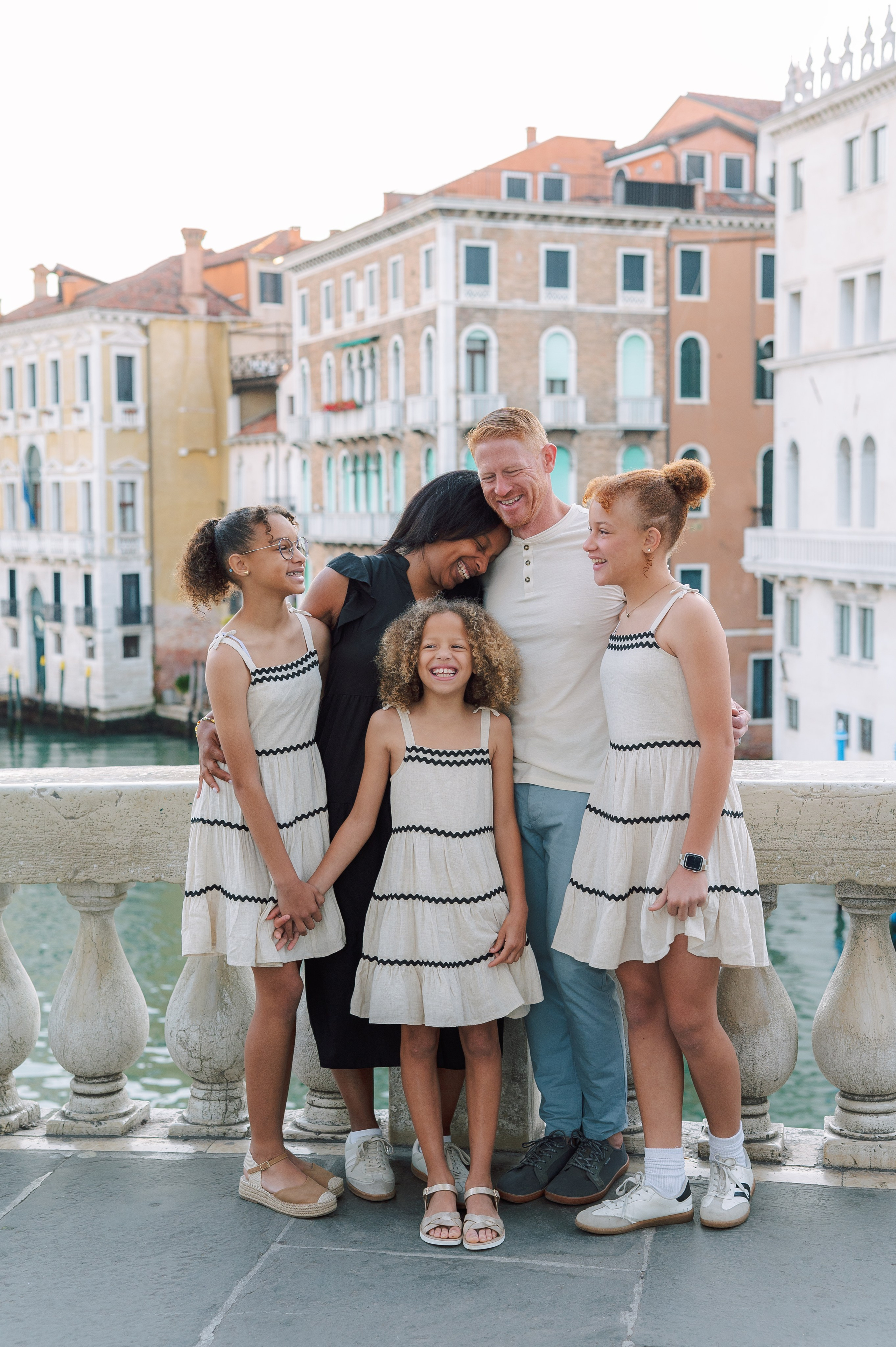 Eliza, Elena, Elliana, Teresa and Brad. Photographer in Venice Anna Terzi