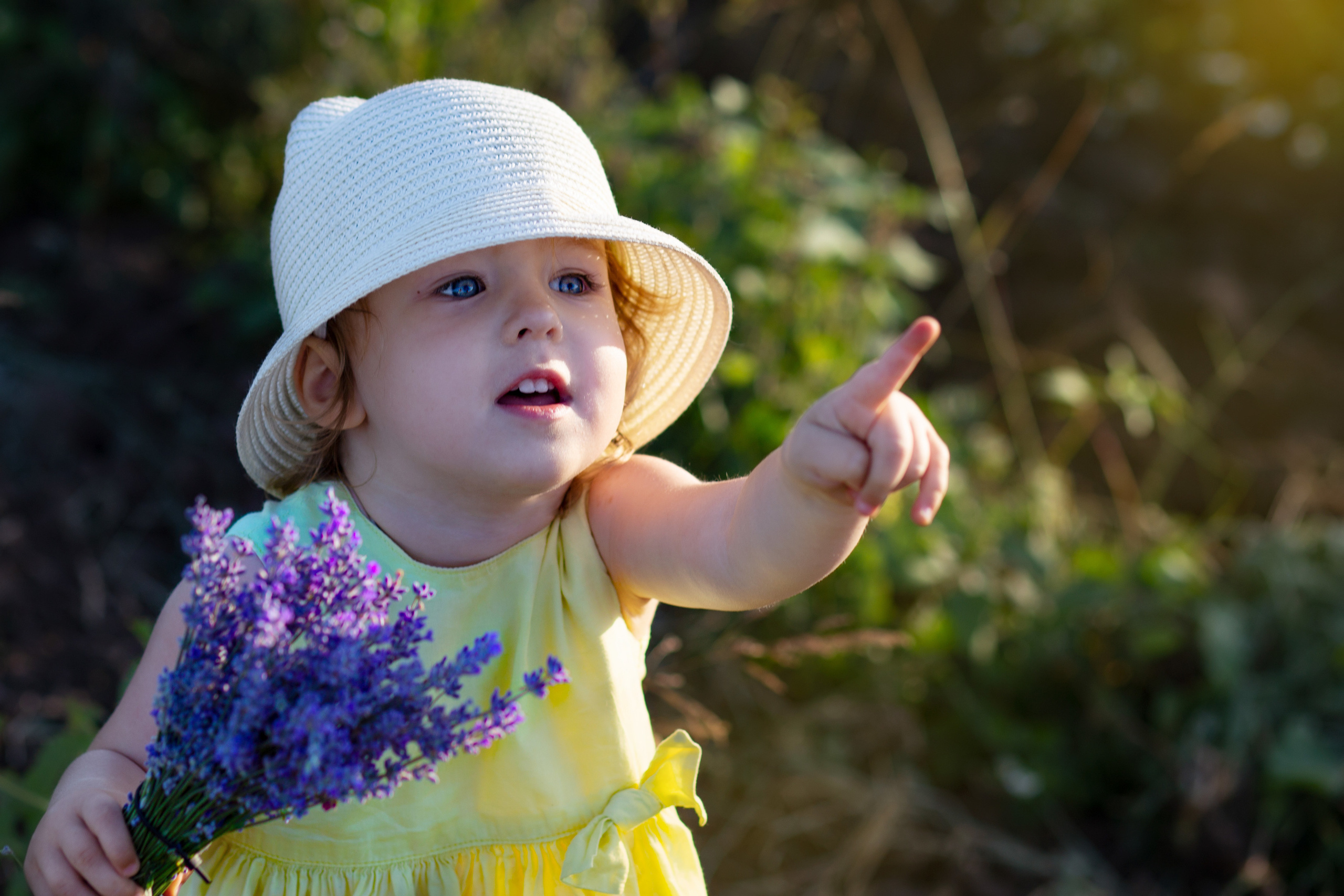 Детски тематични фотосесии. Фотограф Бургас. Фотосесии в студио и на открито, портрети, заснемане