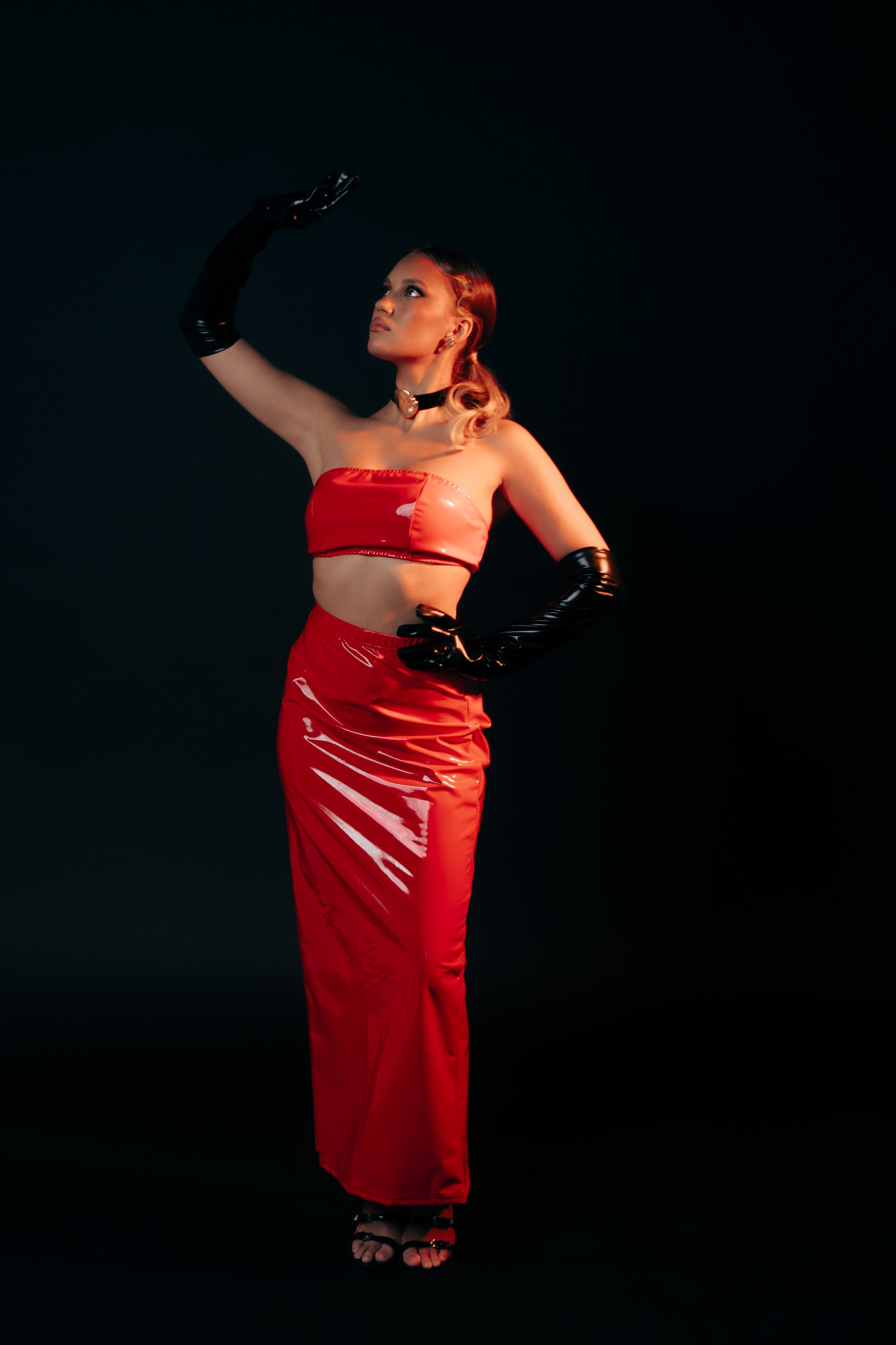 Photographer in Abu Dhabi — Studio Photoshoots for Families, Couples & Individuals. Mariia Safronova is your photographer in Abu Dhabi and Dubai