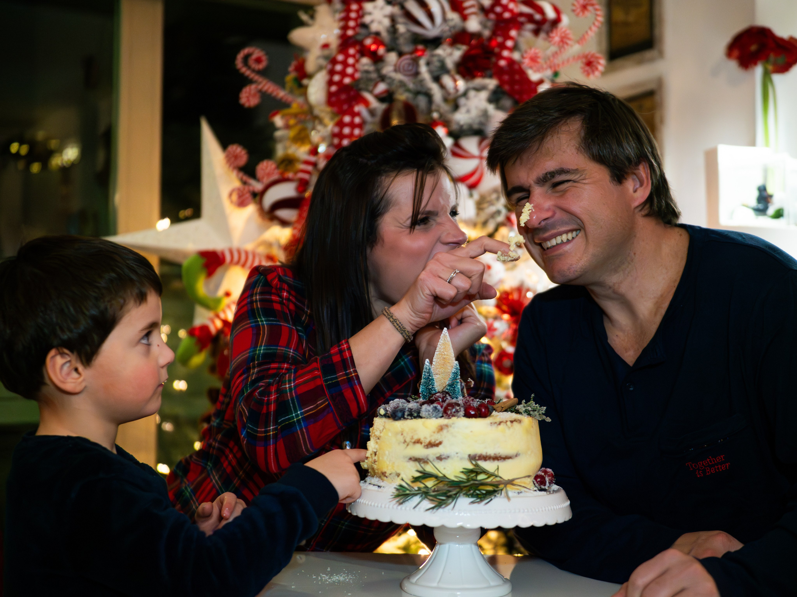 Sesión fotográfica de familia en esta ultima Navidad de 2024. Fotógrafa de Periodismo y Documentación, Teatro, Cine, Shooting para Modelos, Bodas, Bautizos, Comuniones, Familia y Eventos