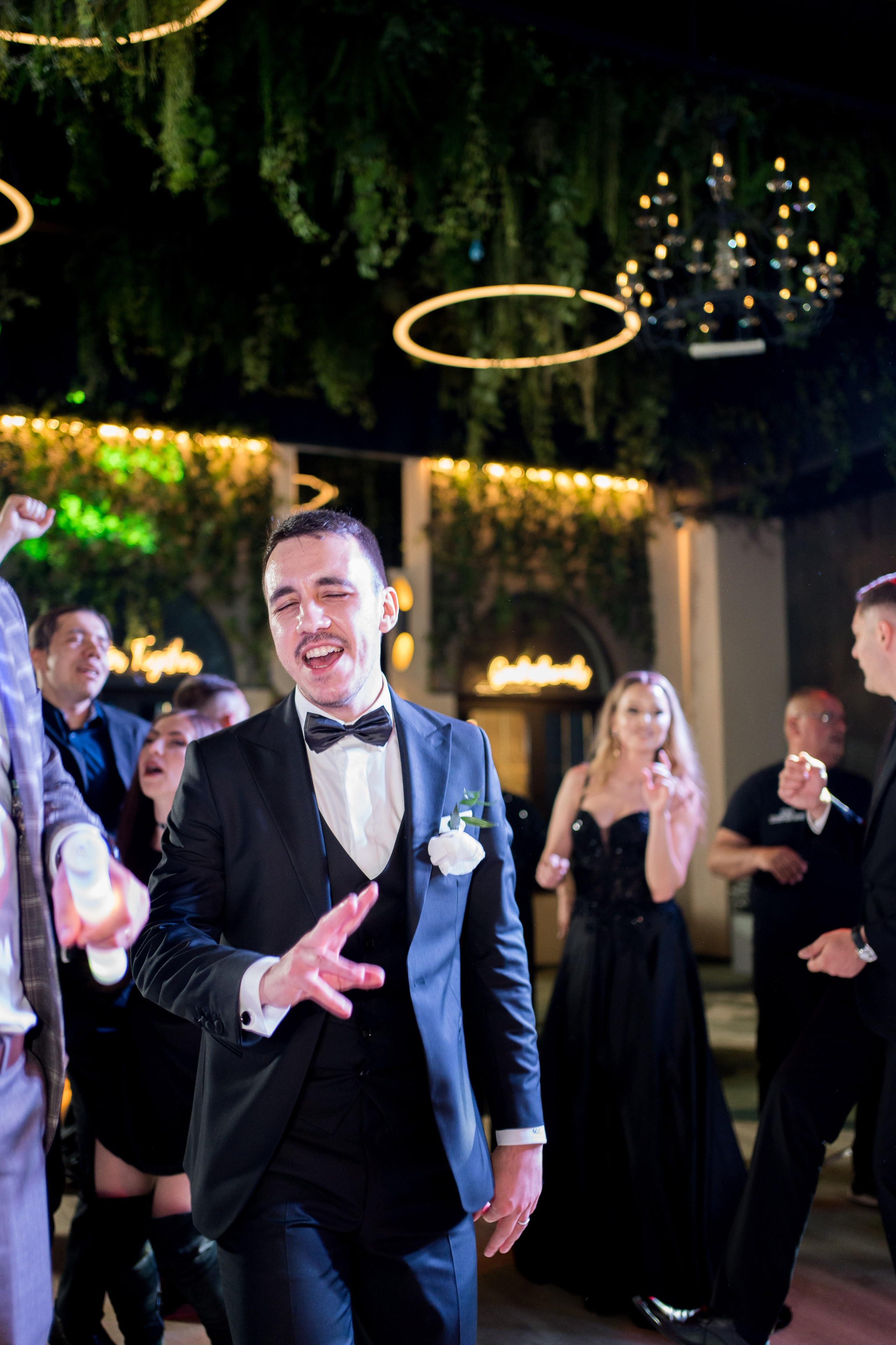 PARTY. Gabriel Florea — Fotograf nuntă București