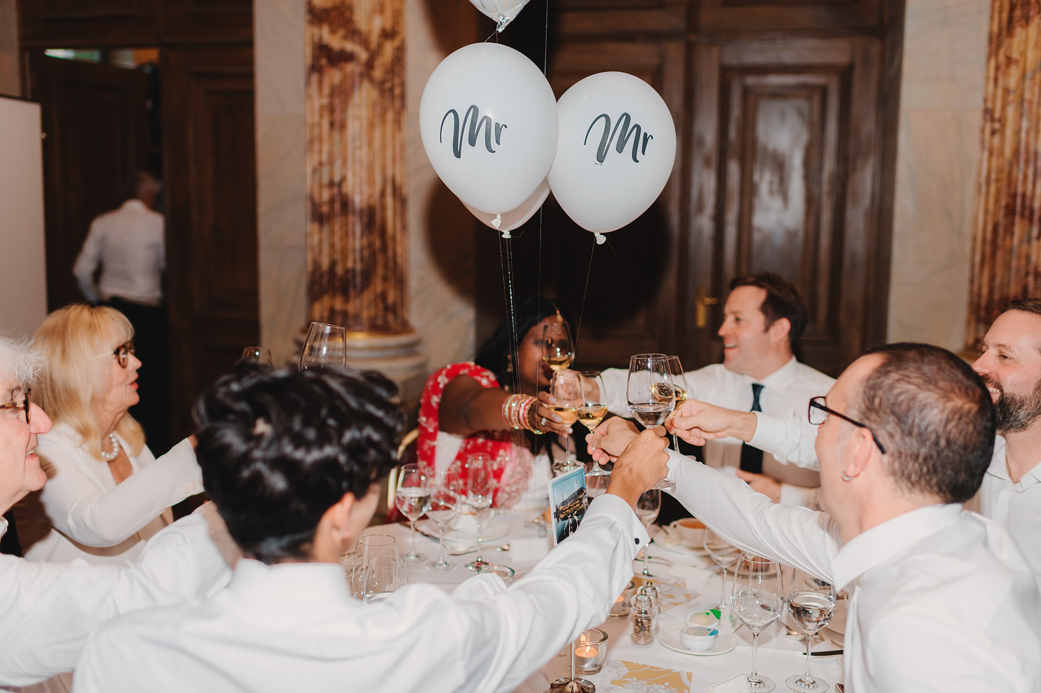 ASHVEENA + PATRICK | WILHELM TELL | HOTEL SCHWEIZERHOF LUZERN | PURE REPORTAGE. HOME