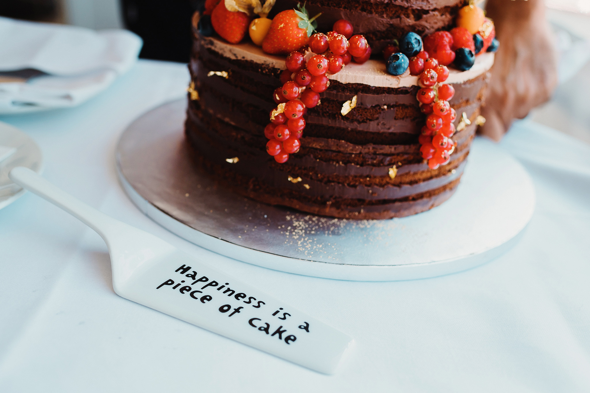 ASHVEENA + PATRICK | WILHELM TELL | HOTEL SCHWEIZERHOF LUZERN | PURE REPORTAGE. HOME