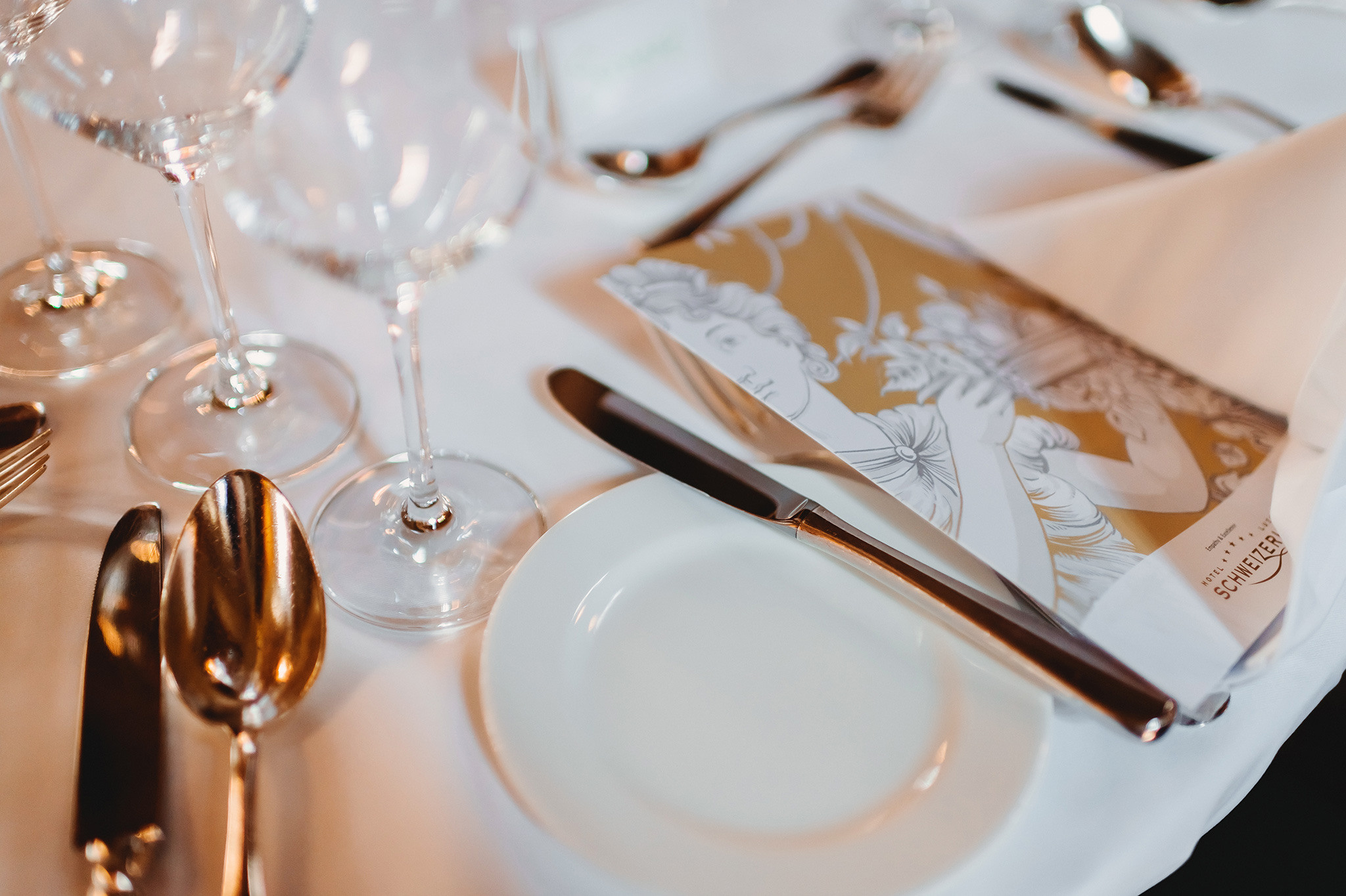 ASHVEENA + PATRICK | WILHELM TELL | HOTEL SCHWEIZERHOF LUZERN | PURE REPORTAGE. HOME