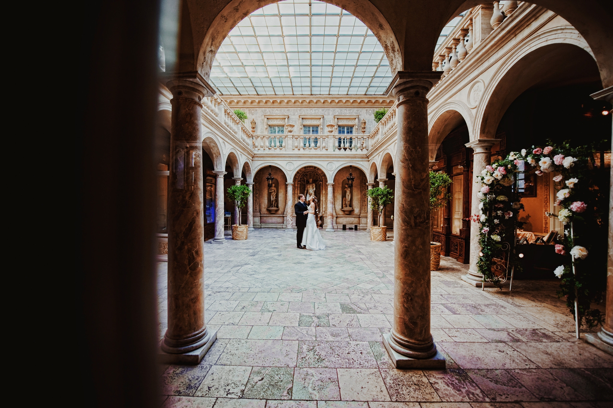 ANASTASIA + SERGEY | CLASSIC WEDDING. HOME