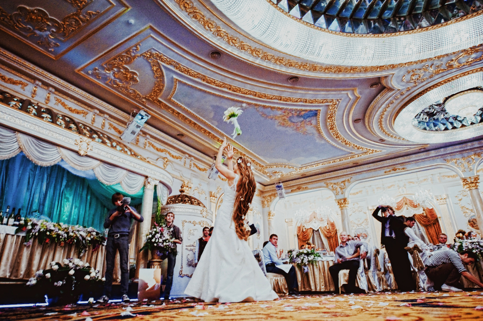 ANASTASIA + SERGEY | CLASSIC WEDDING. HOME