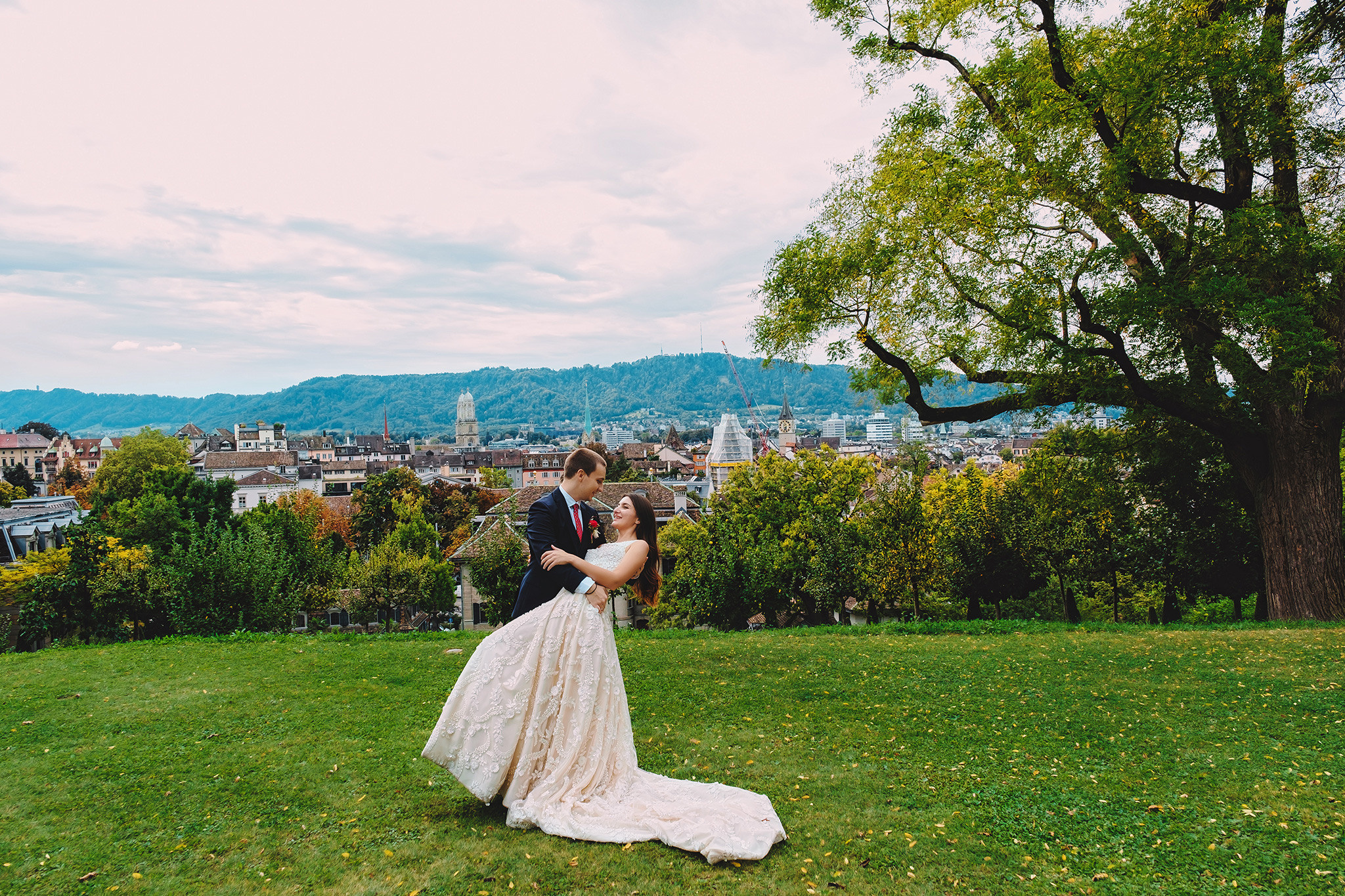 ANASTASIA + DMITRY | CIVIL WEDDING, ZÜRICH STADTHAUS | RECHBERG GARDEN. HOME