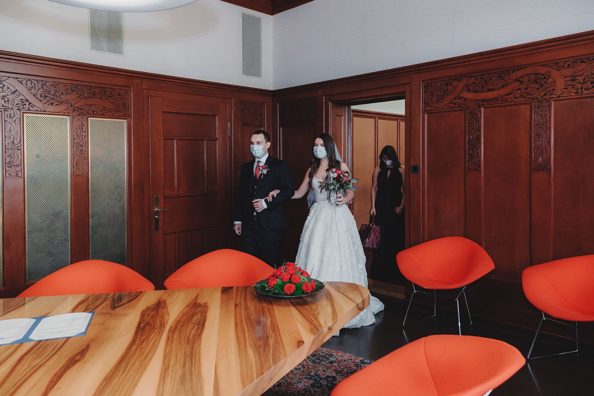 ANASTASIA + DMITRY | CIVIL WEDDING, ZÜRICH STADTHAUS | RECHBERG GARDEN. HOME