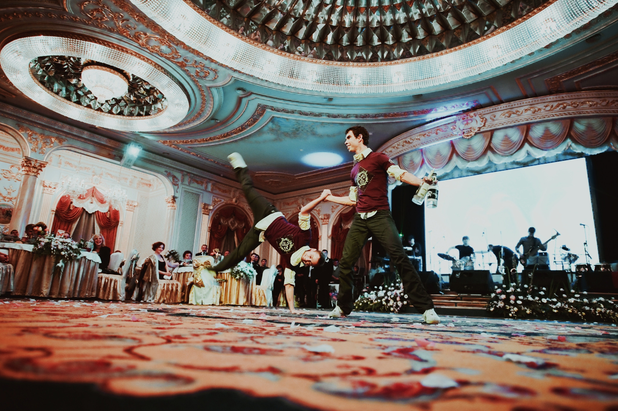 ANASTASIA + SERGEY | CLASSIC WEDDING. HOME