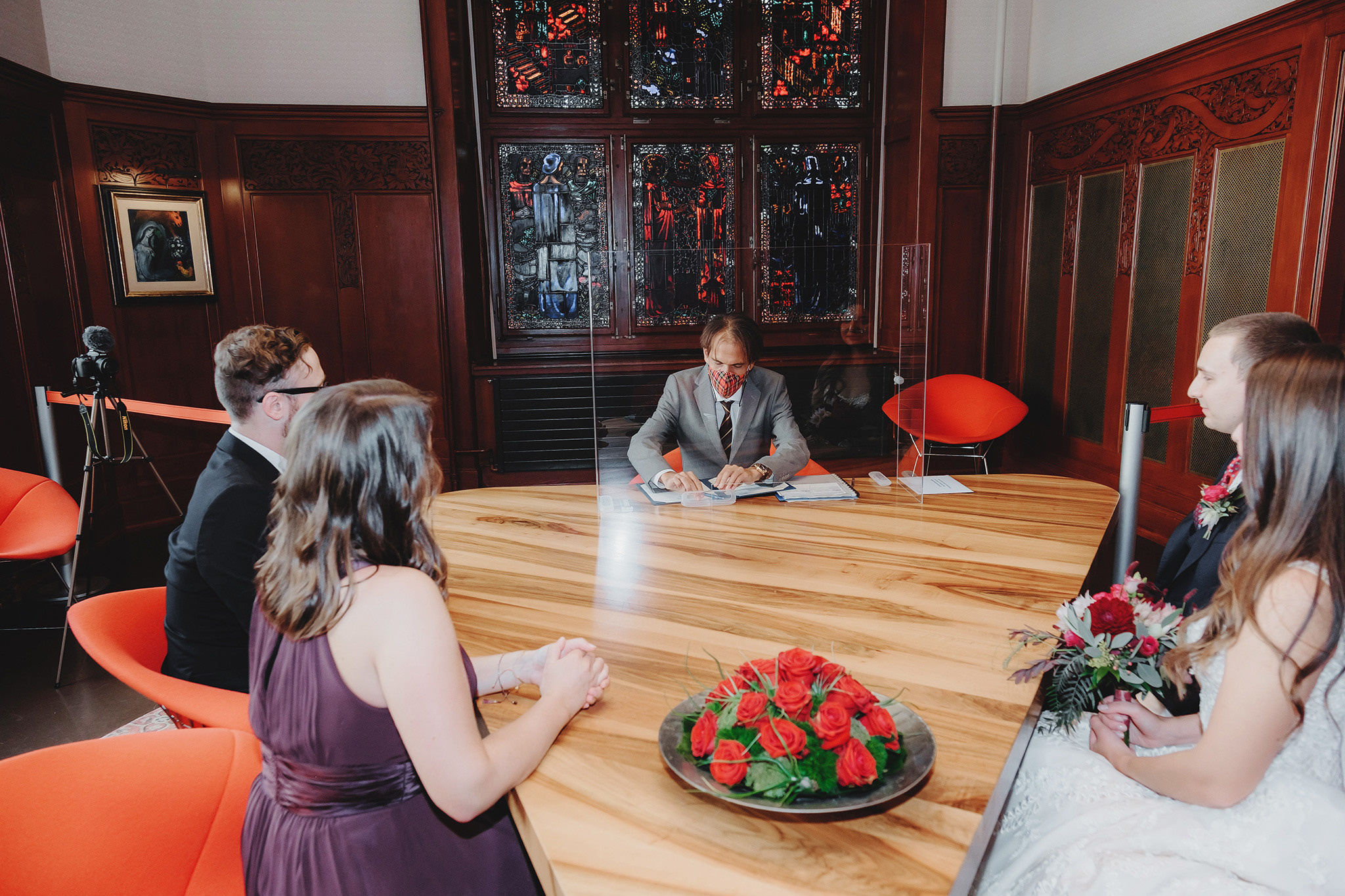 ANASTASIA + DMITRY | CIVIL WEDDING, ZÜRICH STADTHAUS | RECHBERG GARDEN. HOME