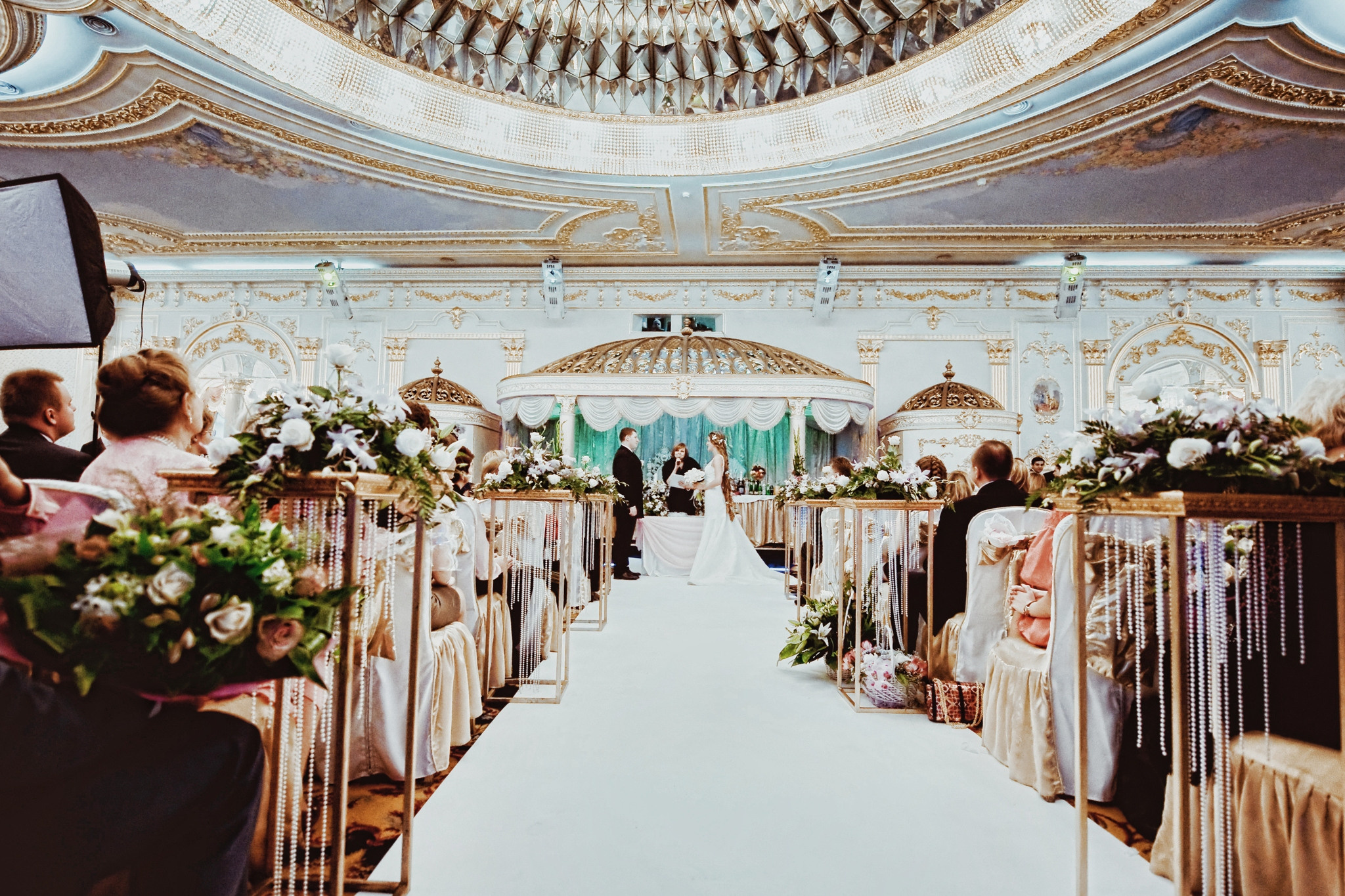 ANASTASIA + SERGEY | CLASSIC WEDDING. HOME