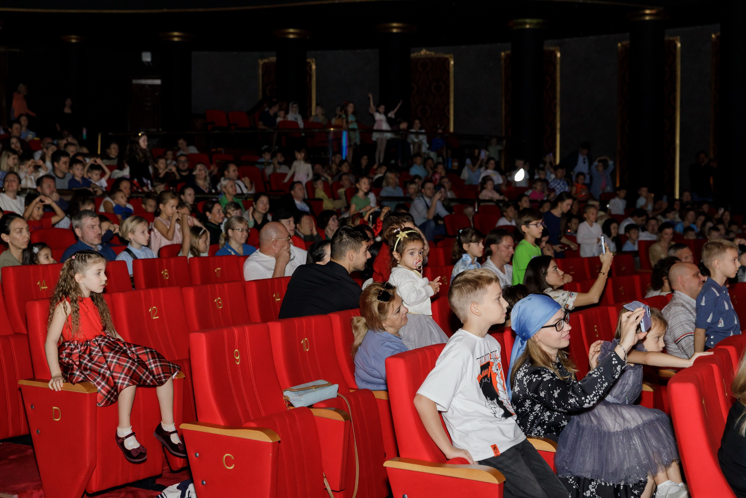 Новогодняя сказка для журнала Русские Эмираты, Дубай 2024. Фотограф Анна Кучерявая | Свадьбы и мероприятия в Дубае