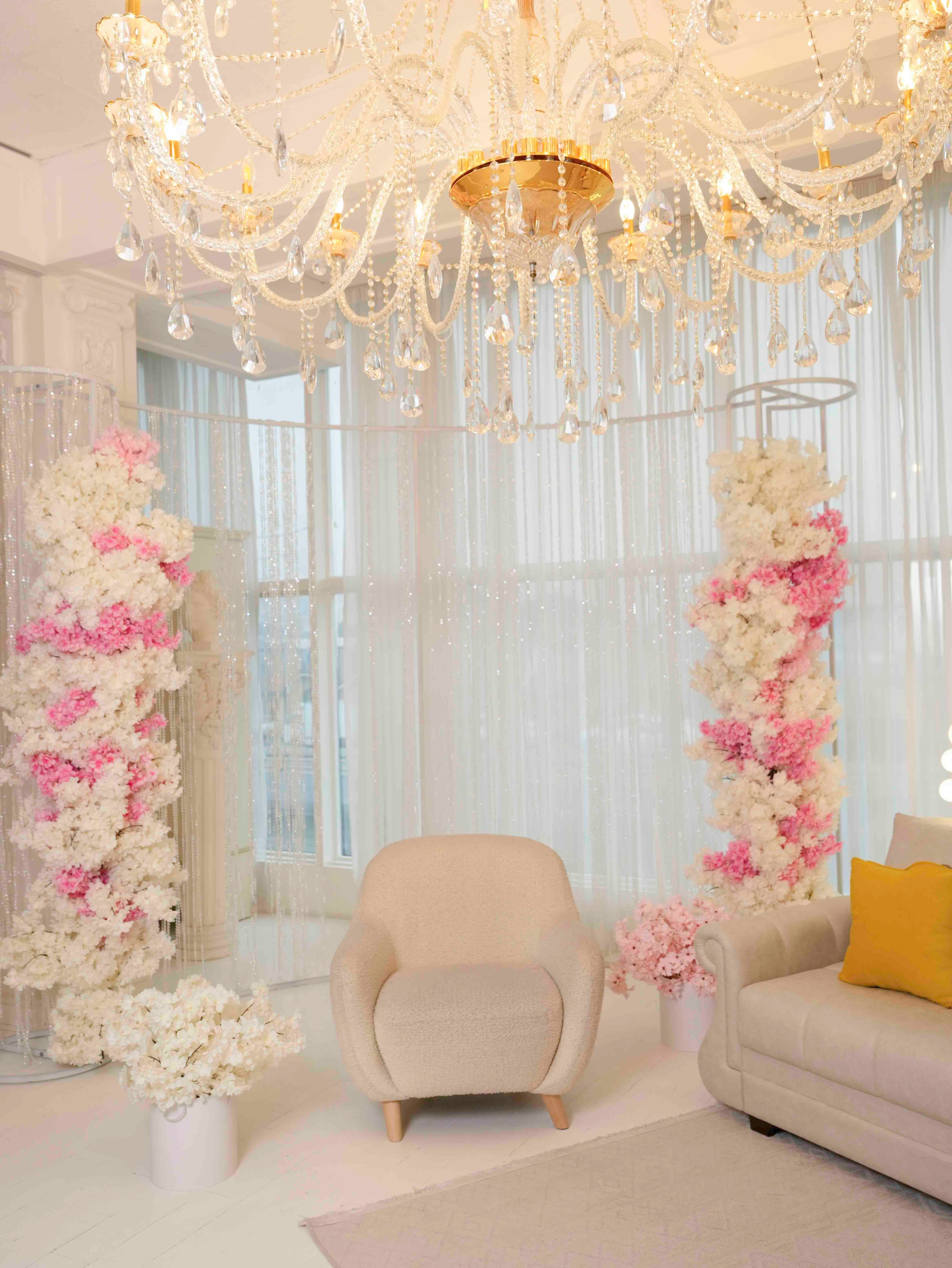 Зал «Light» — (ул.Мукими, 1А). 2astudio.uz