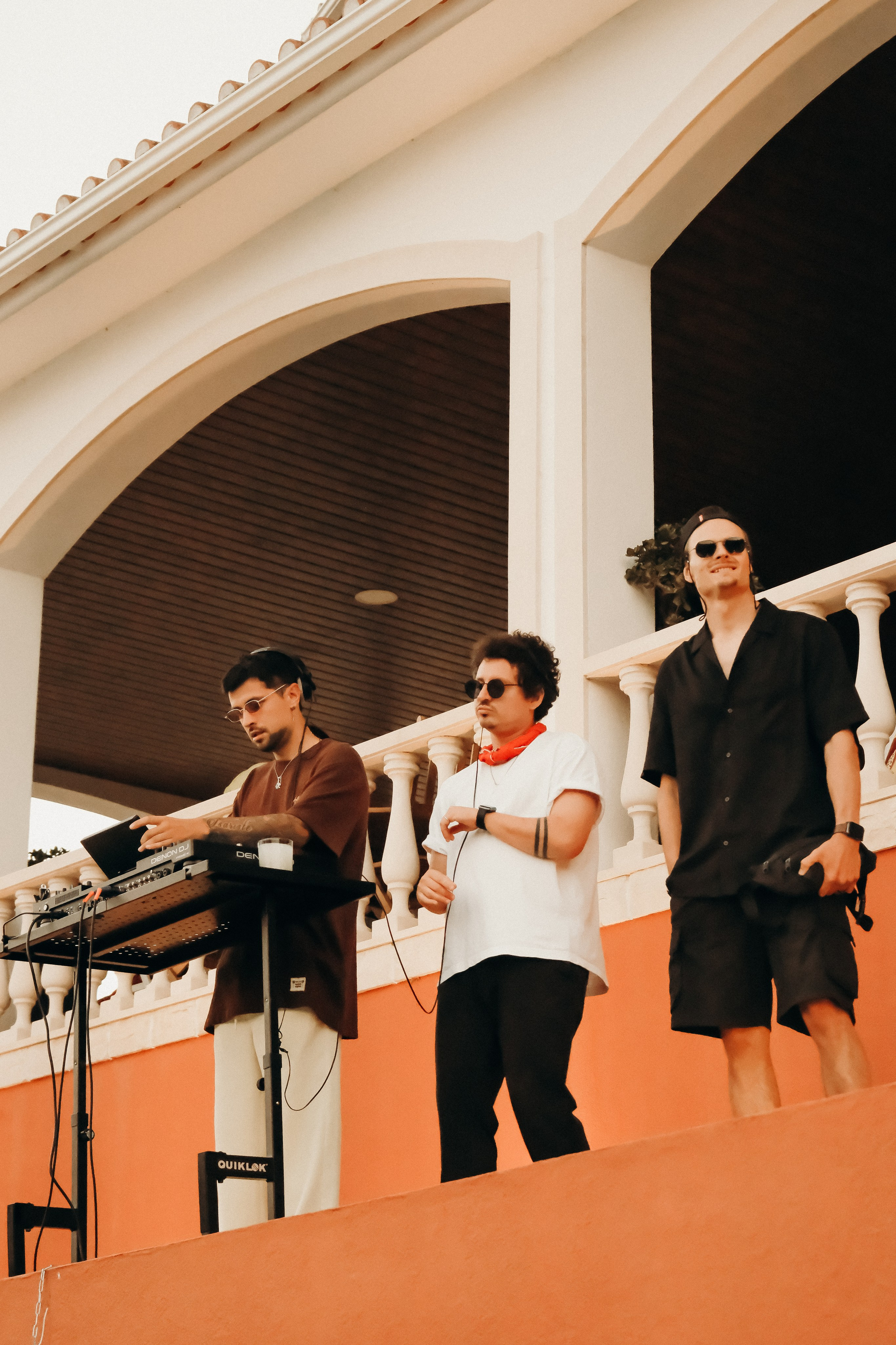 Pool party in  High Villa.  Cascais Sintra Lisbon. Валерія Сичова. Сімейний та репортажний фотограф в Португаліі