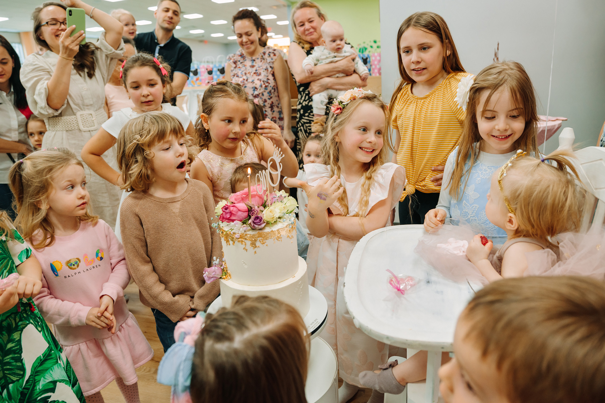 05.08.2022 First birthday. Wedding family event photographer in Chicago Nick Yushevich