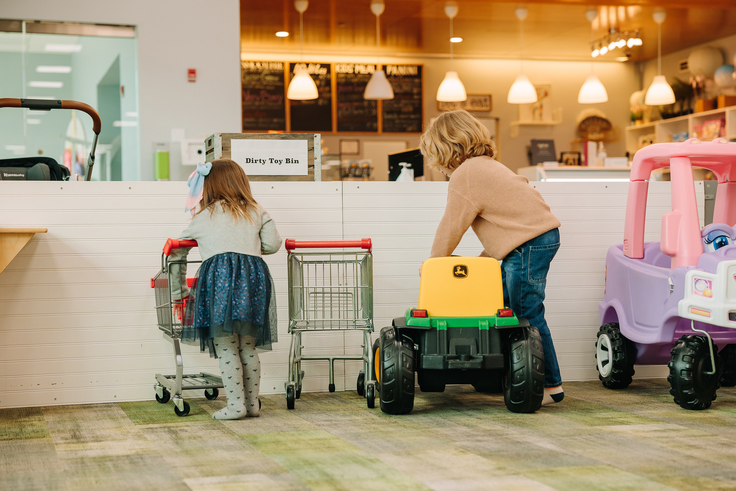 05.08.2022 First birthday. Wedding family event photographer in Chicago Nick Yushevich