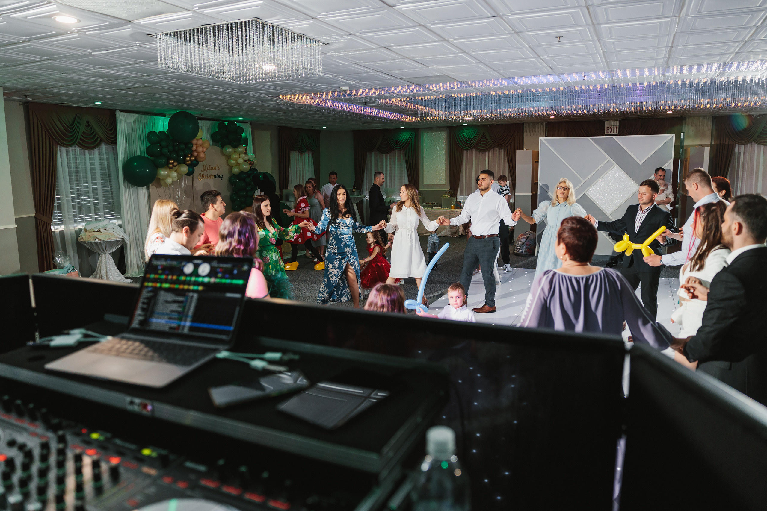 05292022 Cumetria. Wedding family event photographer in Chicago Nick Yushevich