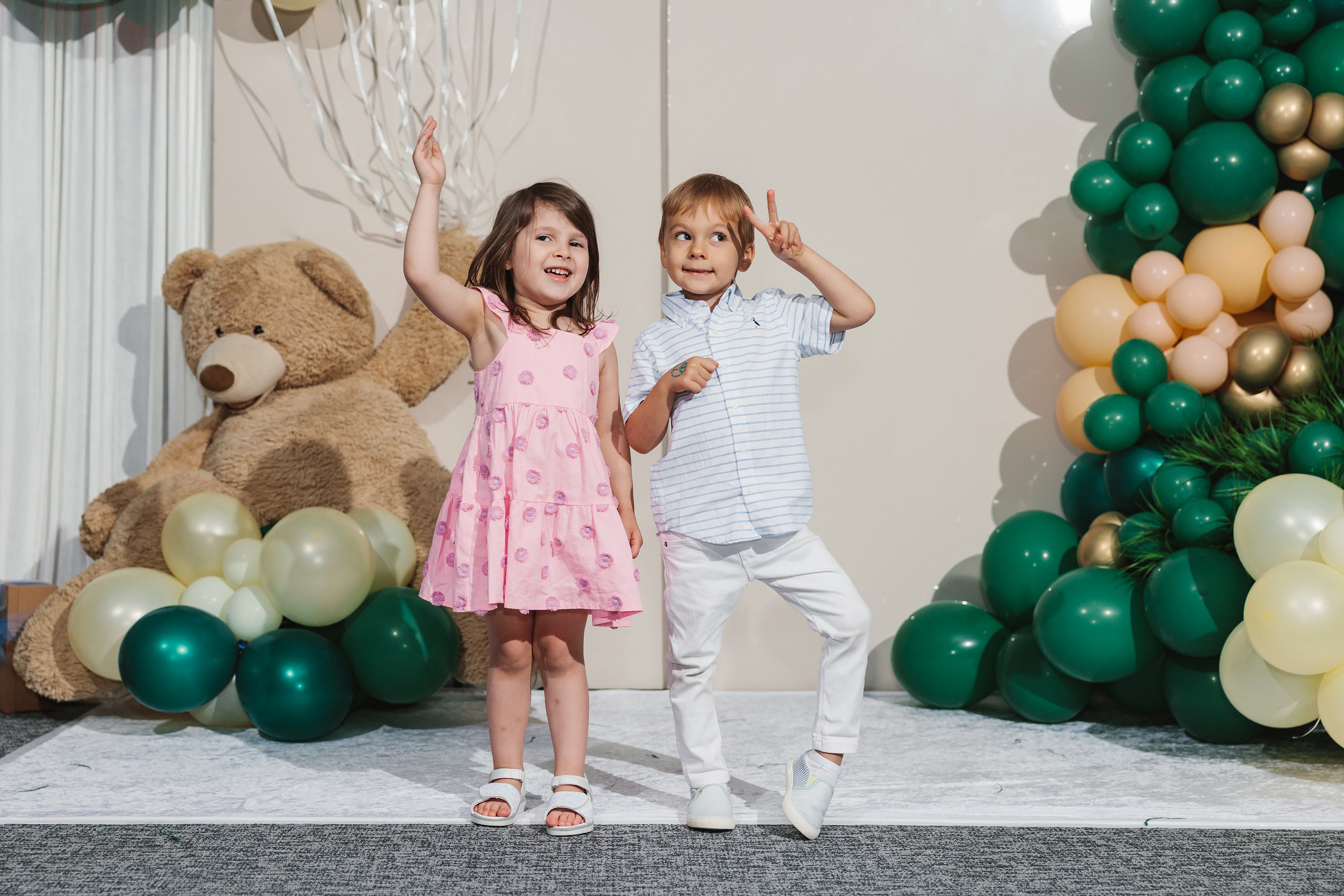 05292022 Cumetria. Wedding family event photographer in Chicago Nick Yushevich