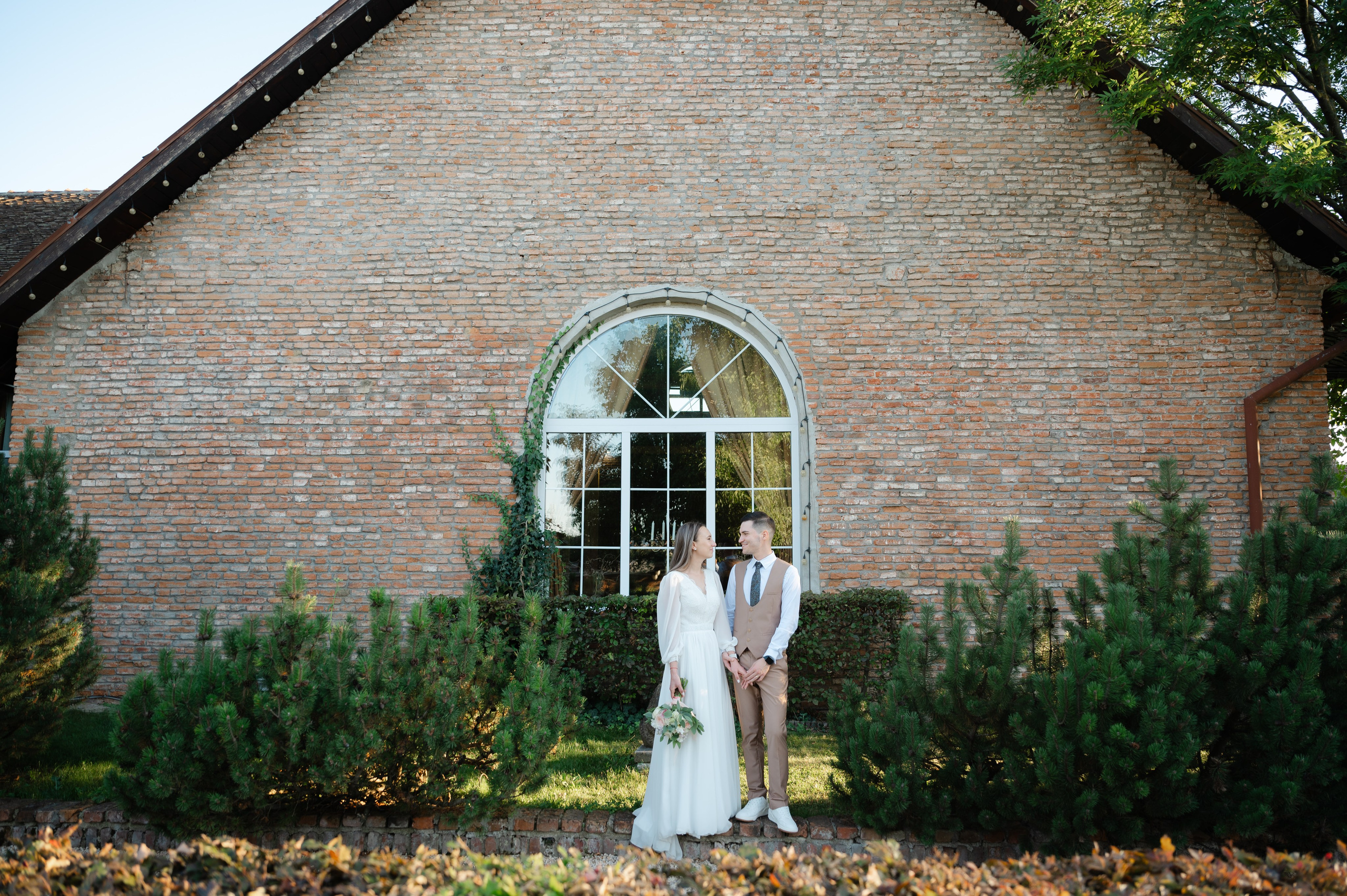 Ionela și Cătălin în ziua nunții la Conacul Helsdorf