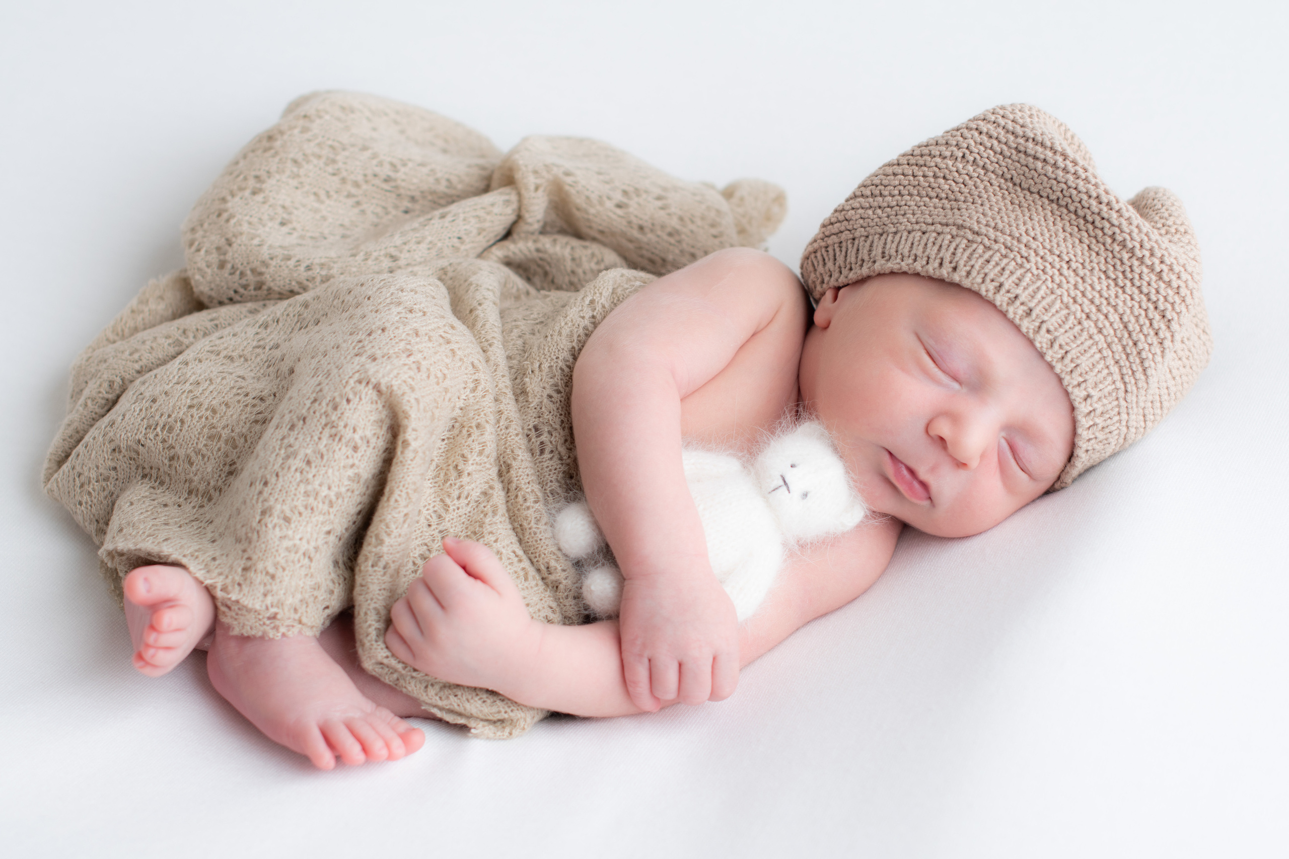 Nouveau-né. Photographe grossesse et nouveau-né a La Ciotat