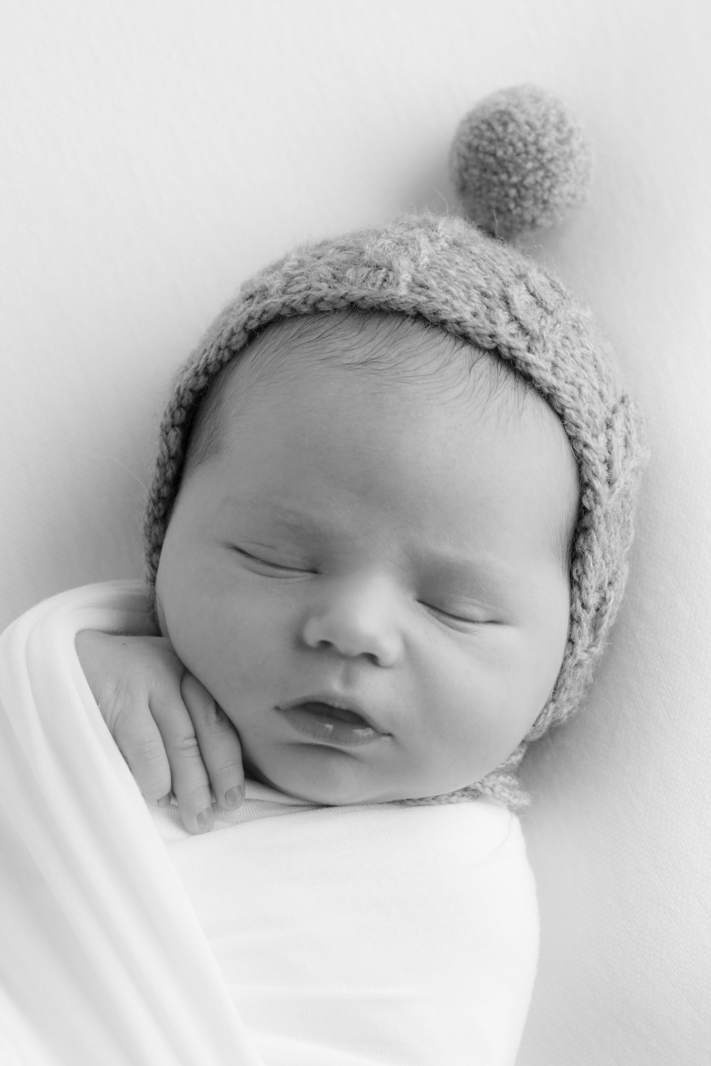 Nouveau-né. Photographe grossesse et nouveau-né a La Ciotat