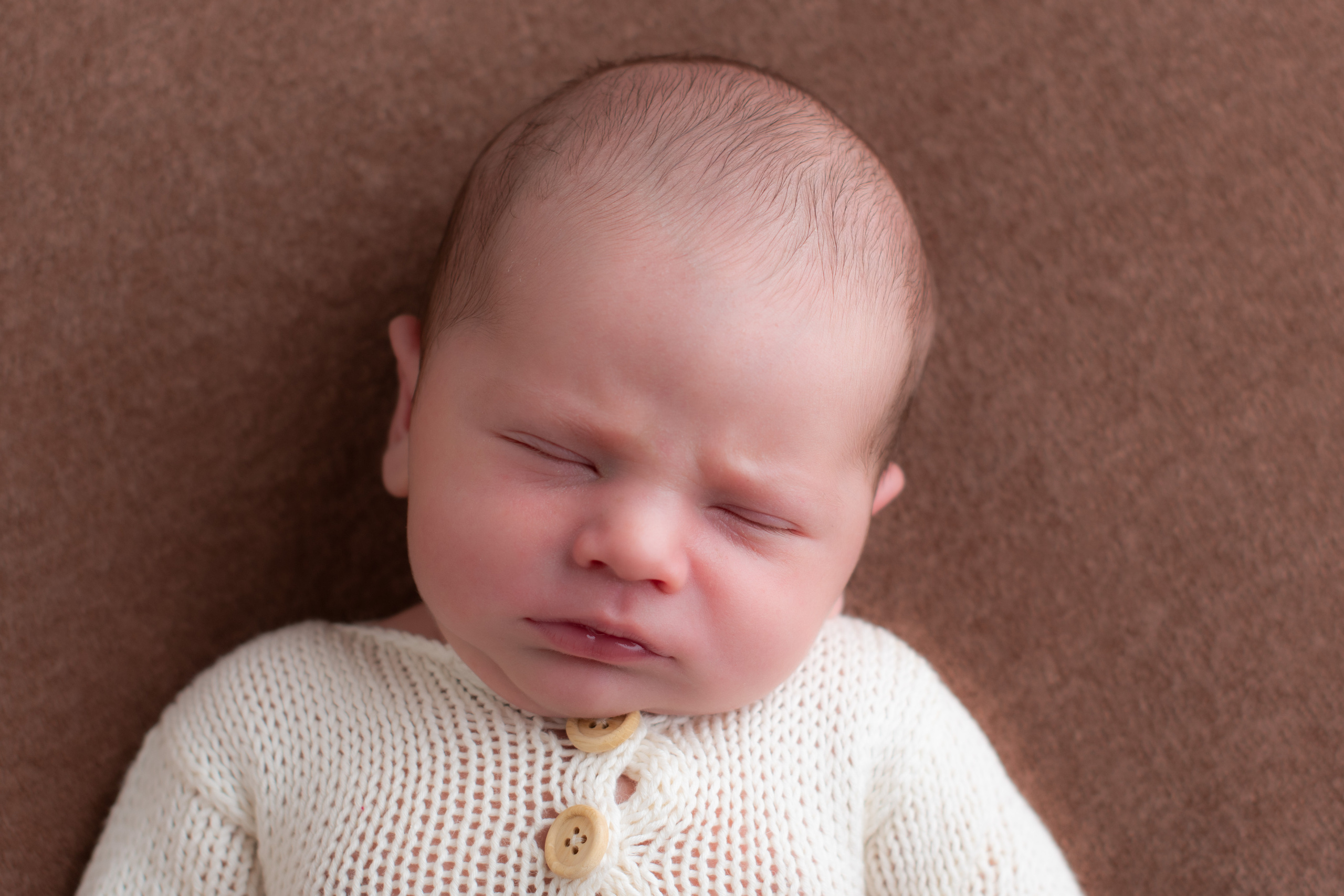 Nouveau-né. Photographe grossesse et nouveau-né a La Ciotat