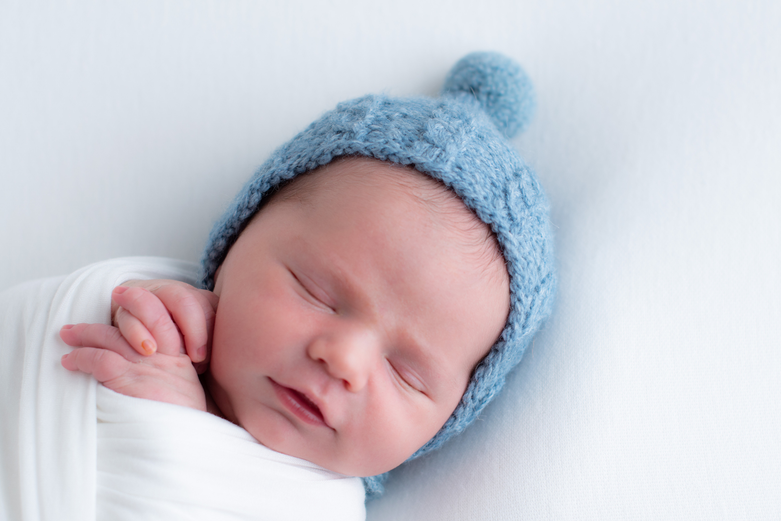 Nouveau-né. Photographe grossesse et nouveau-né a La Ciotat