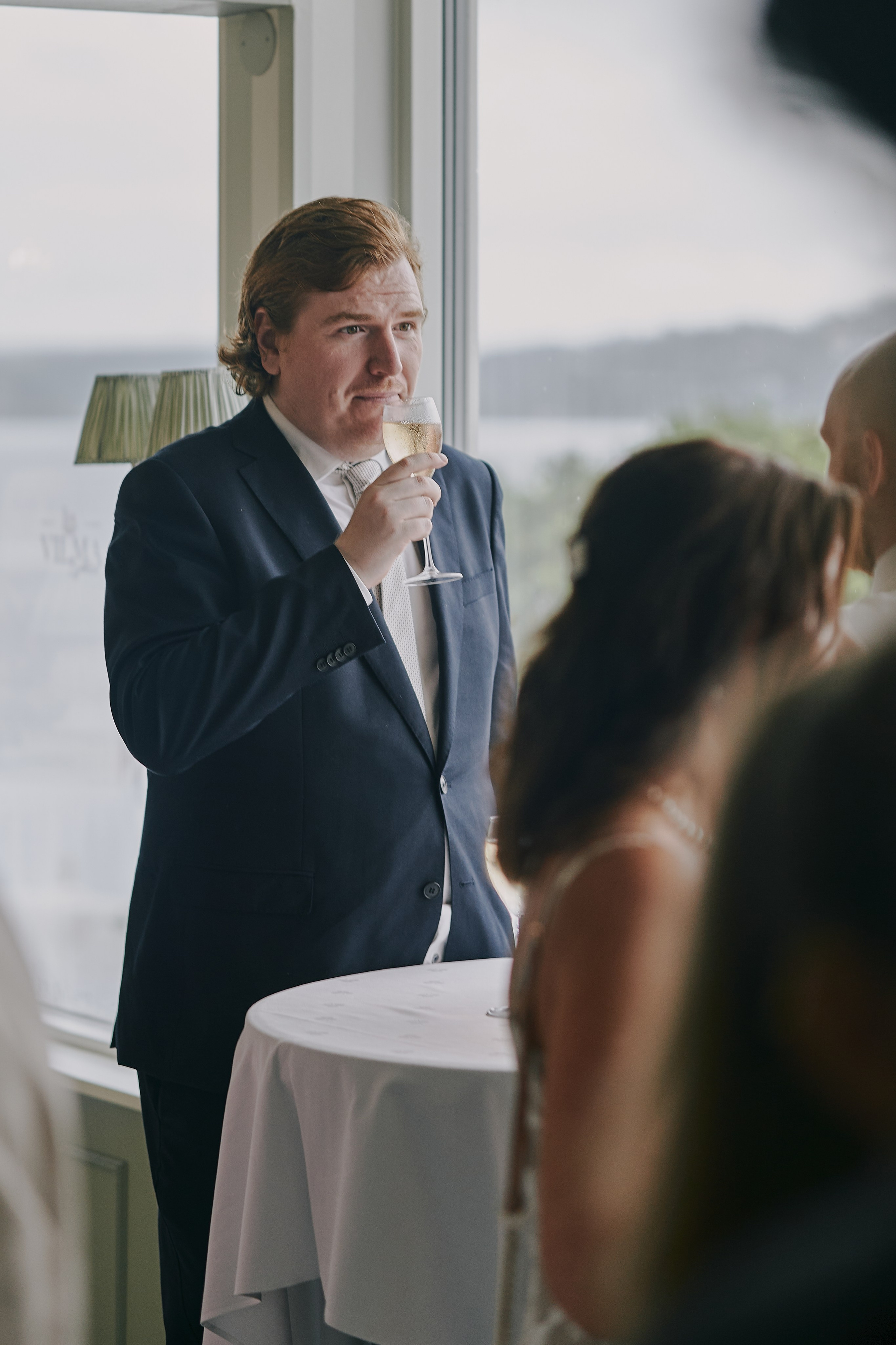 Fotografering bryllup. Bryllupsfotograf Oslo. Bryllupsfotograf i Oslo. André Korsak – candid og dokumentarisk fotograf