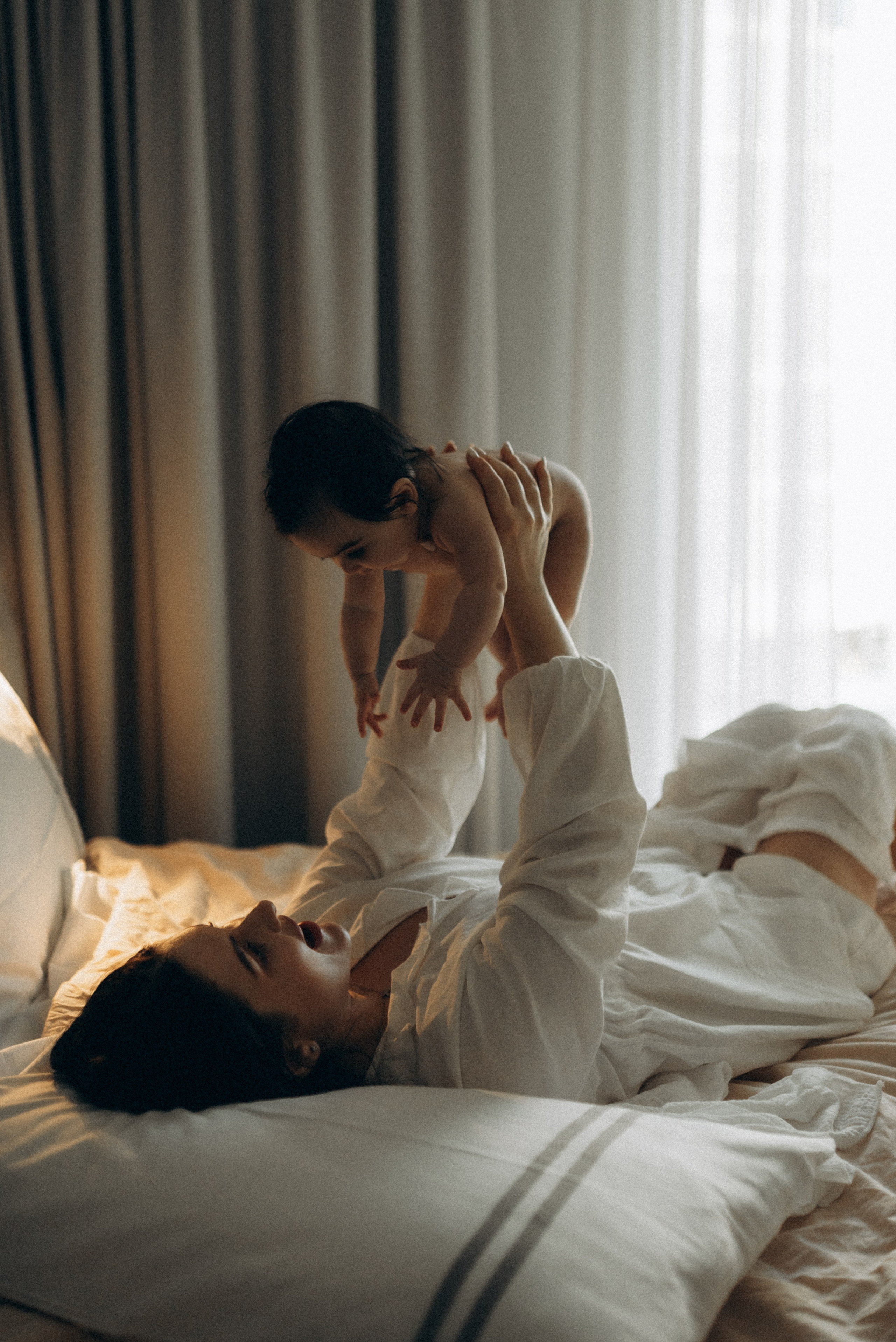 СЬЕМКА МАТЕРИНСТВА. Сімейний фотограф Лейпциг, Німеччина