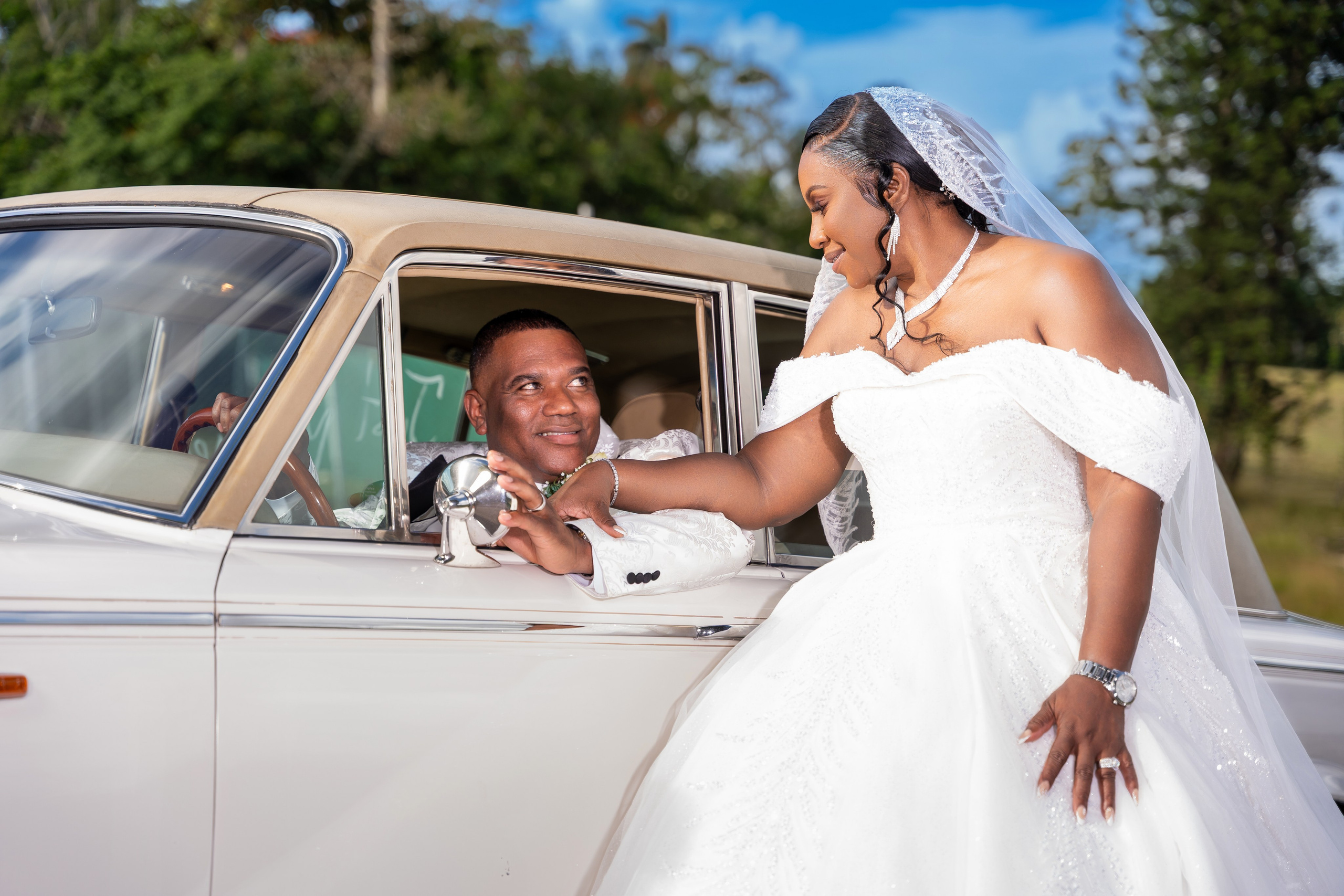 Luminous Entertainment Ja