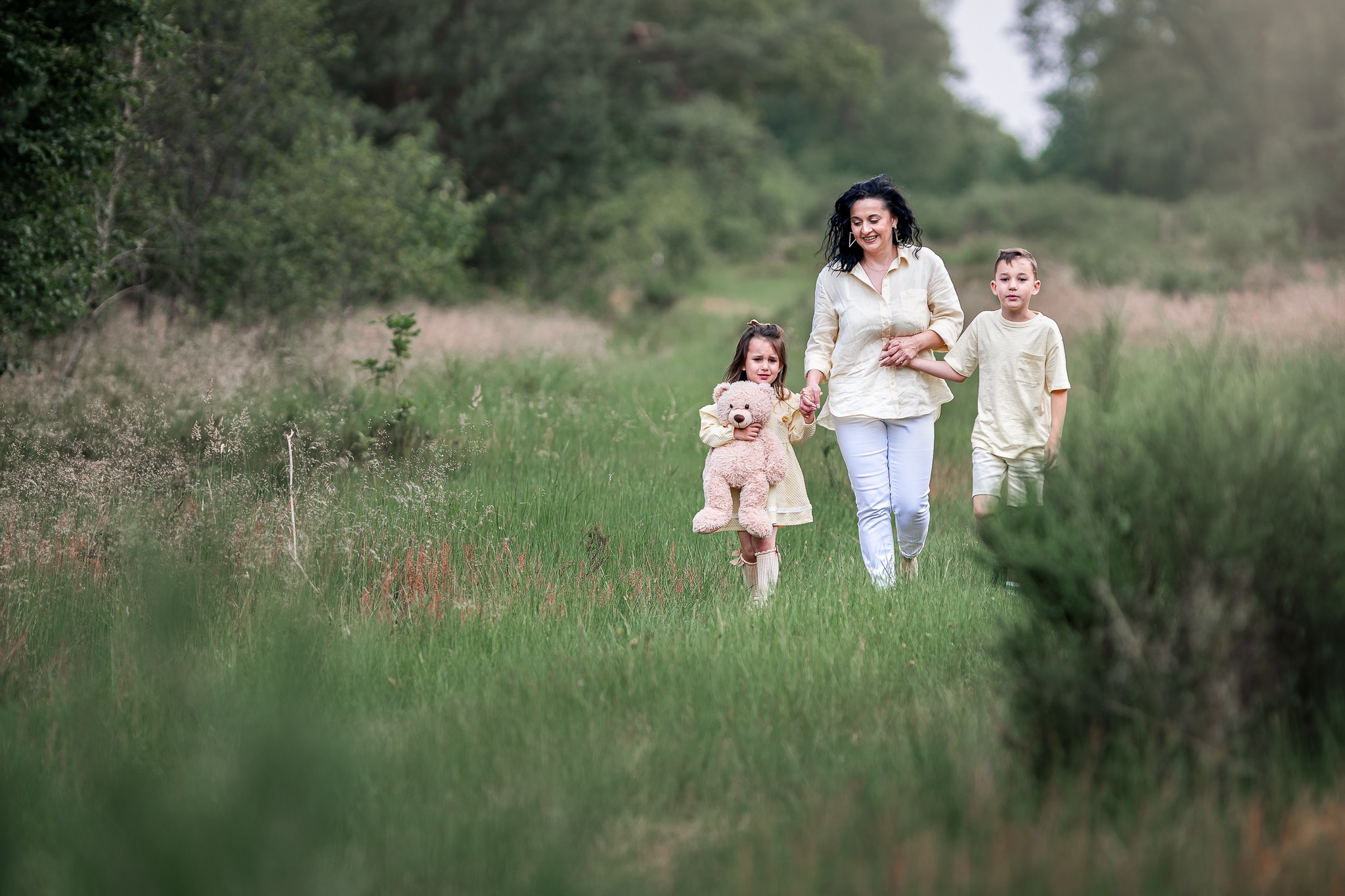 Motherhood Photography Belgium — Lucian Petric. Lucian Petric — Wedding & Baptism Photographer in Turnhout, Belgium