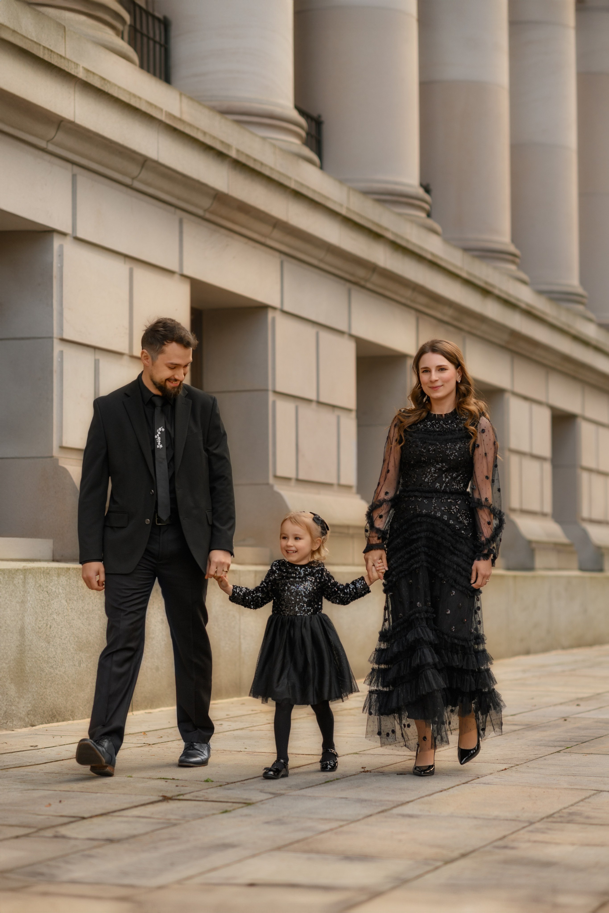 Family of Mark & Virsavia. Wedding & family photography in Seattle area. Helen Michelle photographer