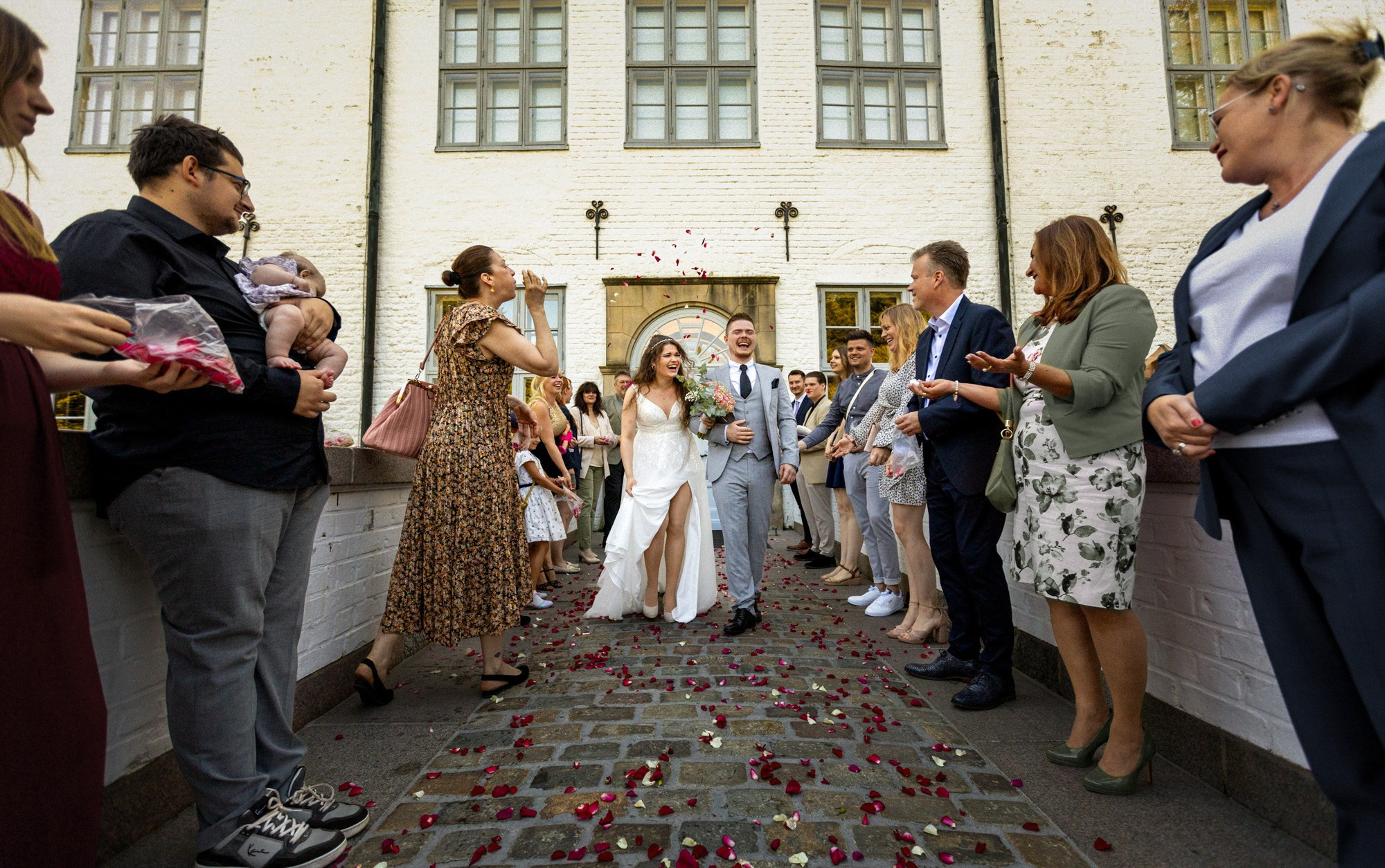 Hochzeitsfotografie von Sara und Marco im Schloss Arensburg. Hochzeitsfotograf und Hochzeitsvideograf aus Hamburg | Roka21Film