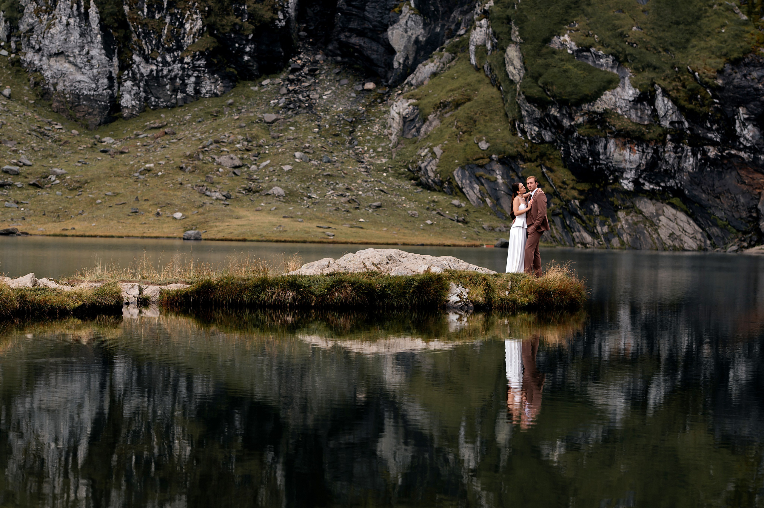 Lacul Bâlea, România. Victoria & Grigorie. Wedding photographer from Moldova Alexey Chipchiu