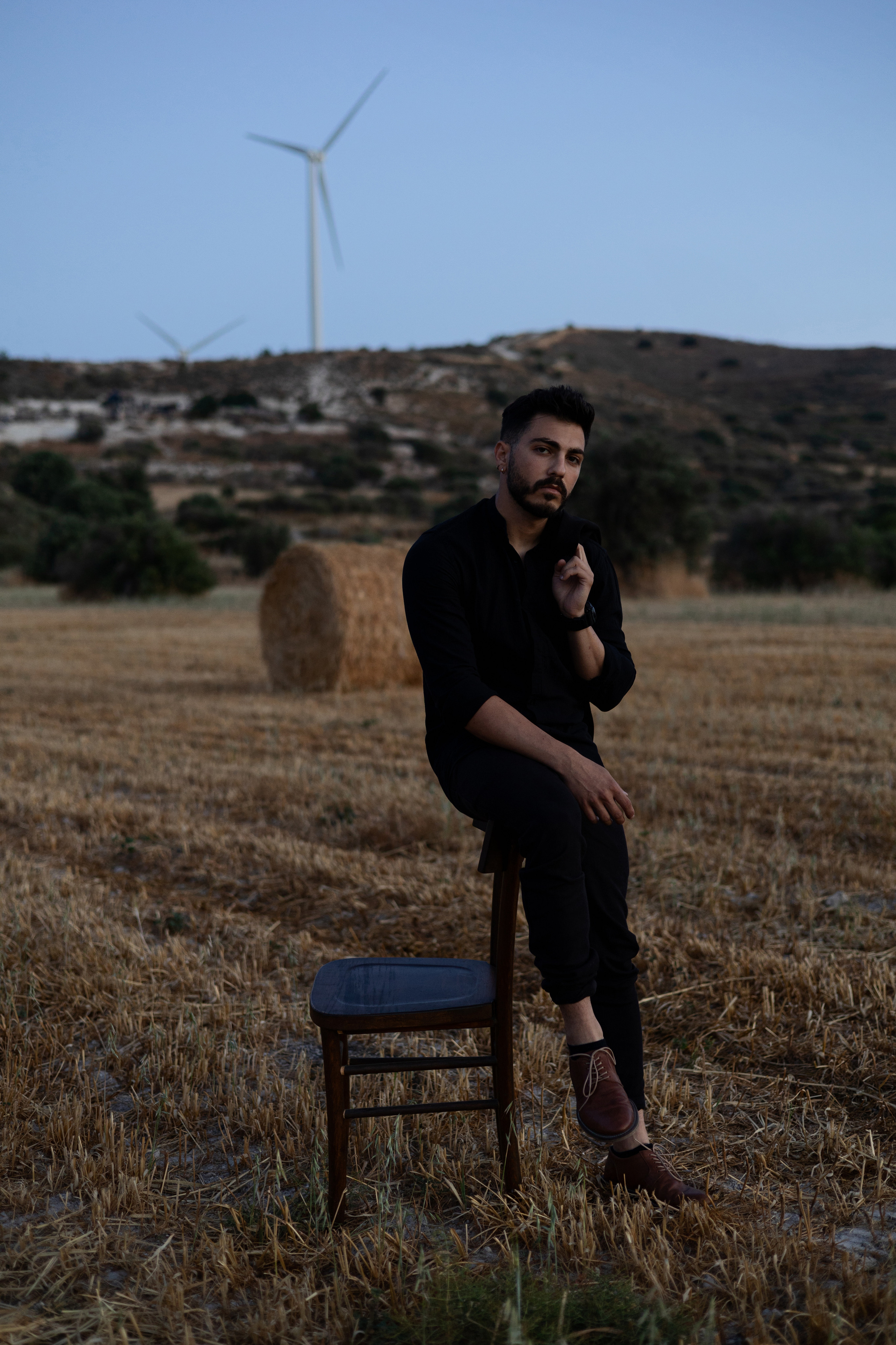 Modern Calm — Outdoor Male Portraits in Golden Light | Stylish, Minimal & Cinematic. Kristina Kozheltsova- Soulful Portrait&Lifestyle&Love Story Photographer in Leipzig, Germany