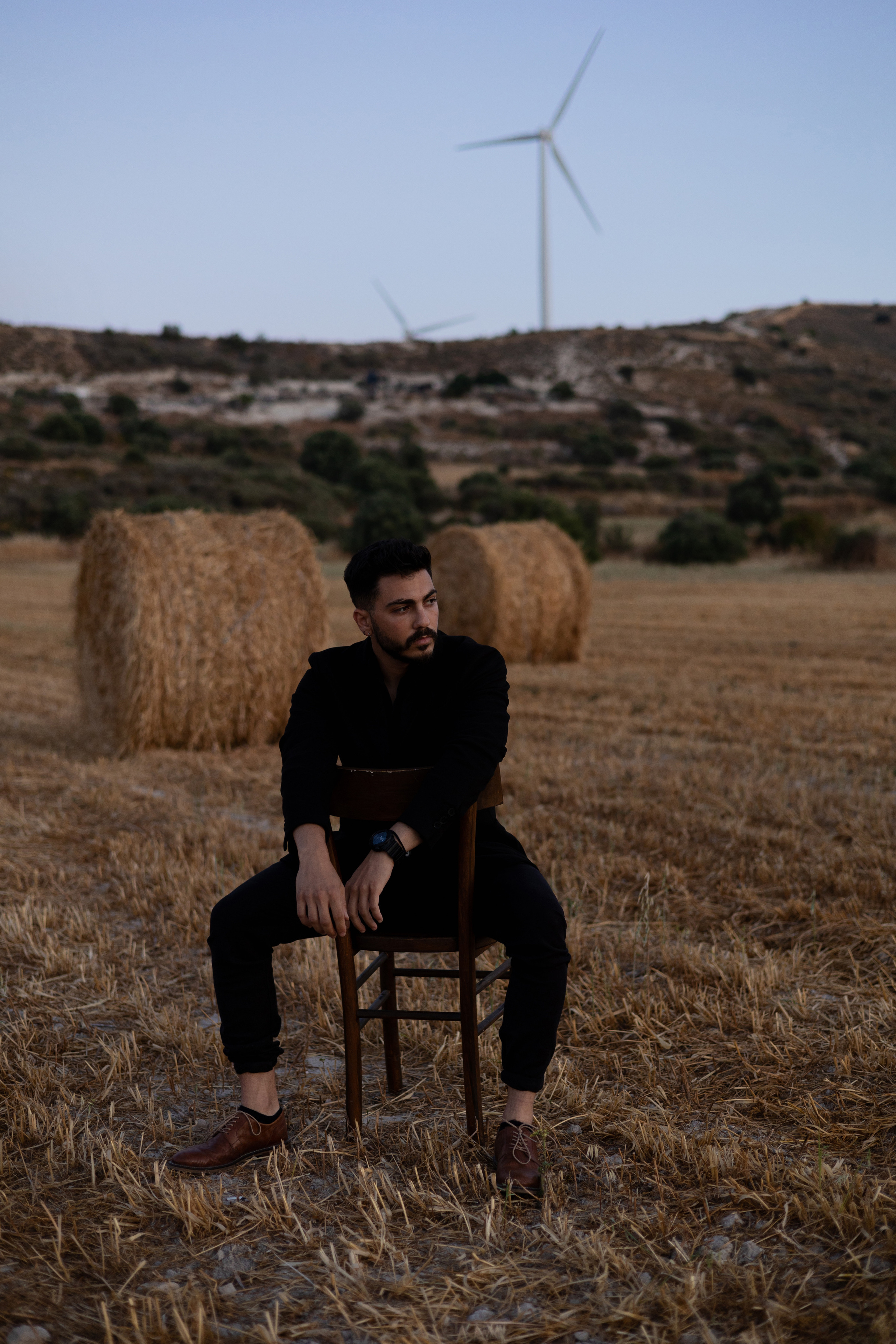 Modern Calm — Outdoor Male Portraits in Golden Light | Stylish, Minimal & Cinematic. Kristina Kozheltsova- Soulful Portrait&Lifestyle&Love Story Photographer in Leipzig, Germany