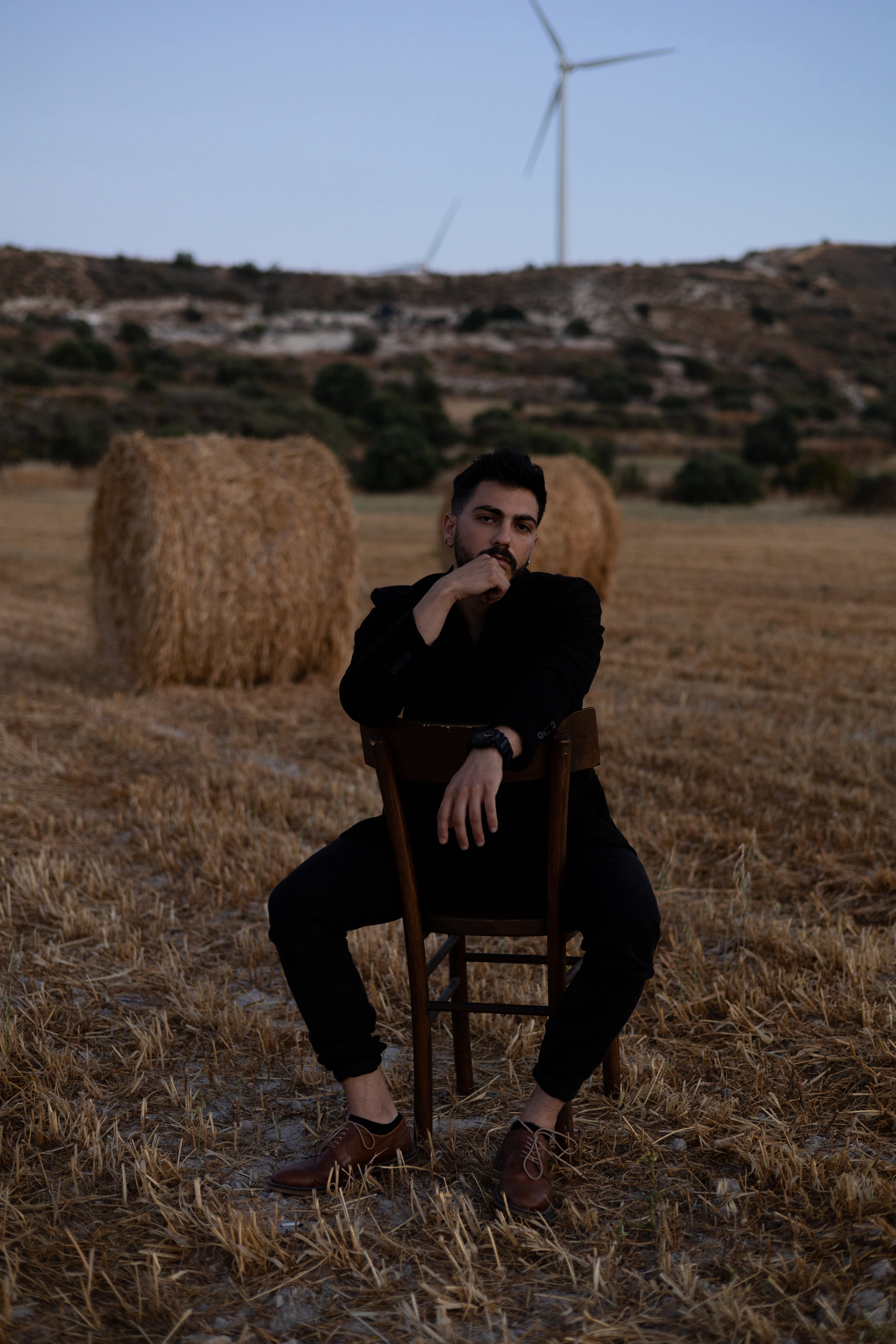 Modern Calm — Outdoor Male Portraits in Golden Light | Stylish, Minimal & Cinematic. Kristina Kozheltsova- Soulful Portrait&Lifestyle&Love Story Photographer in Leipzig, Germany