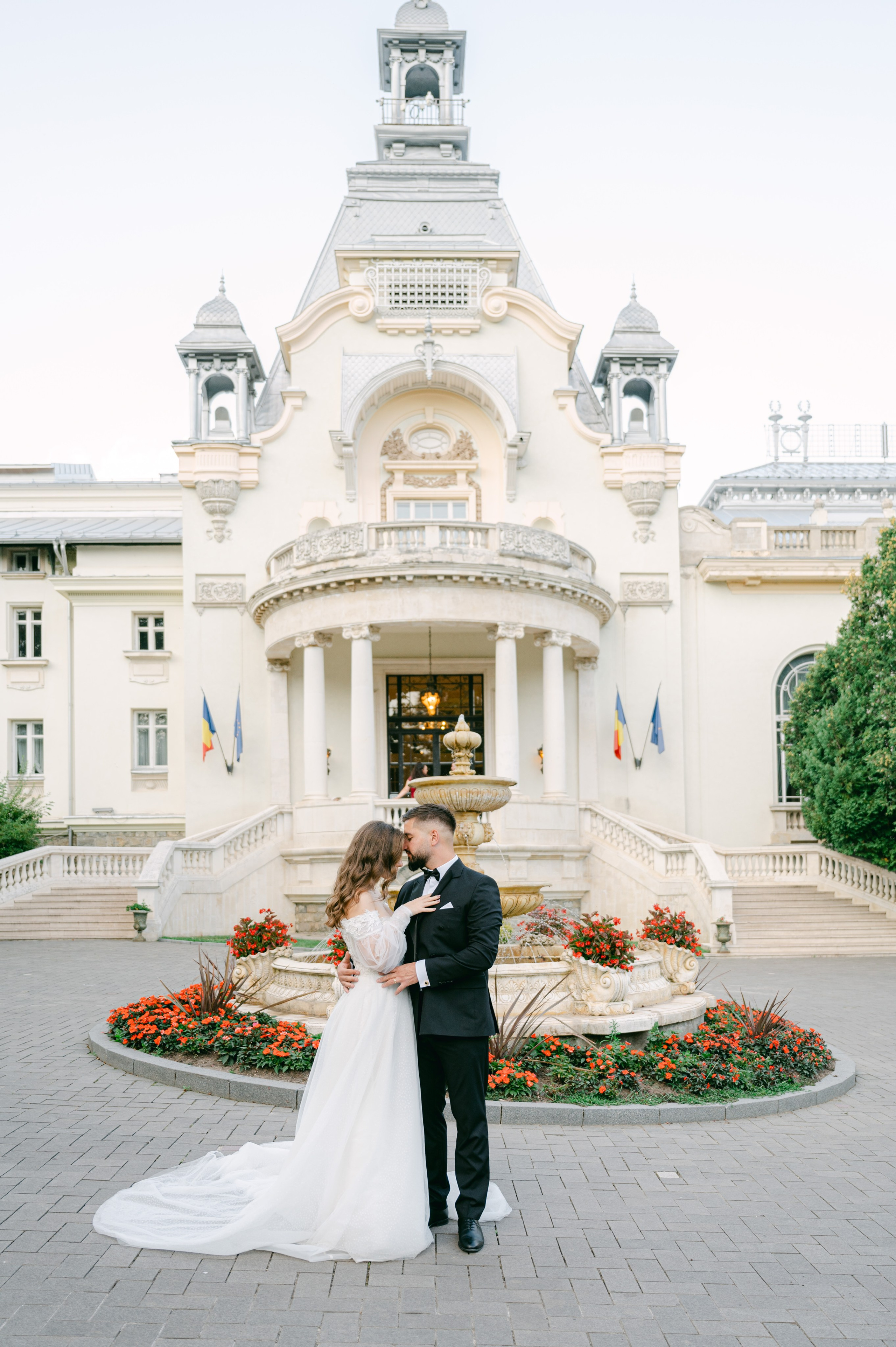 Sedinta foto trash the dress la castelul Cantacuzino