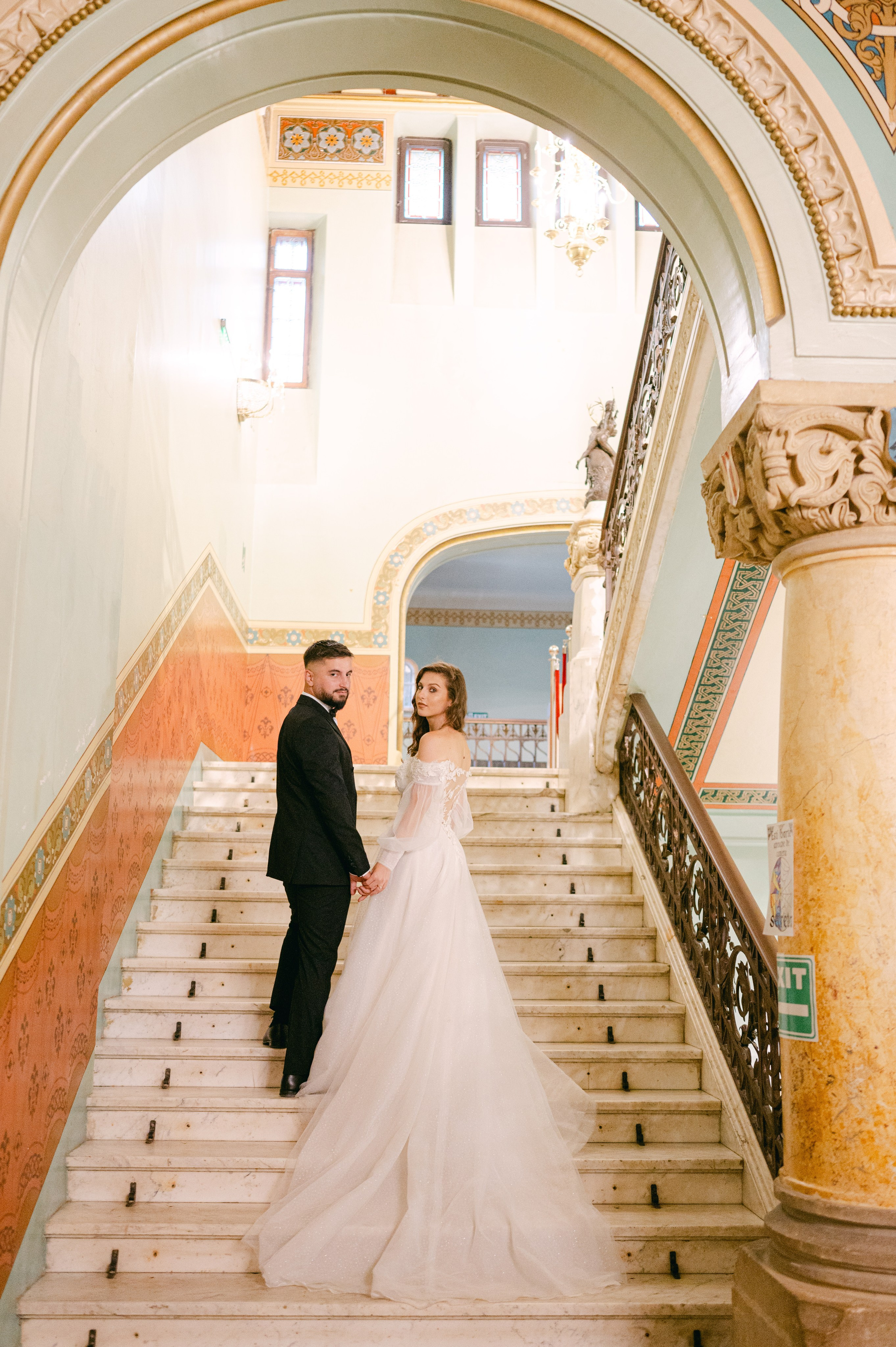 Sedinta foto trash the dress la castelul Cantacuzino