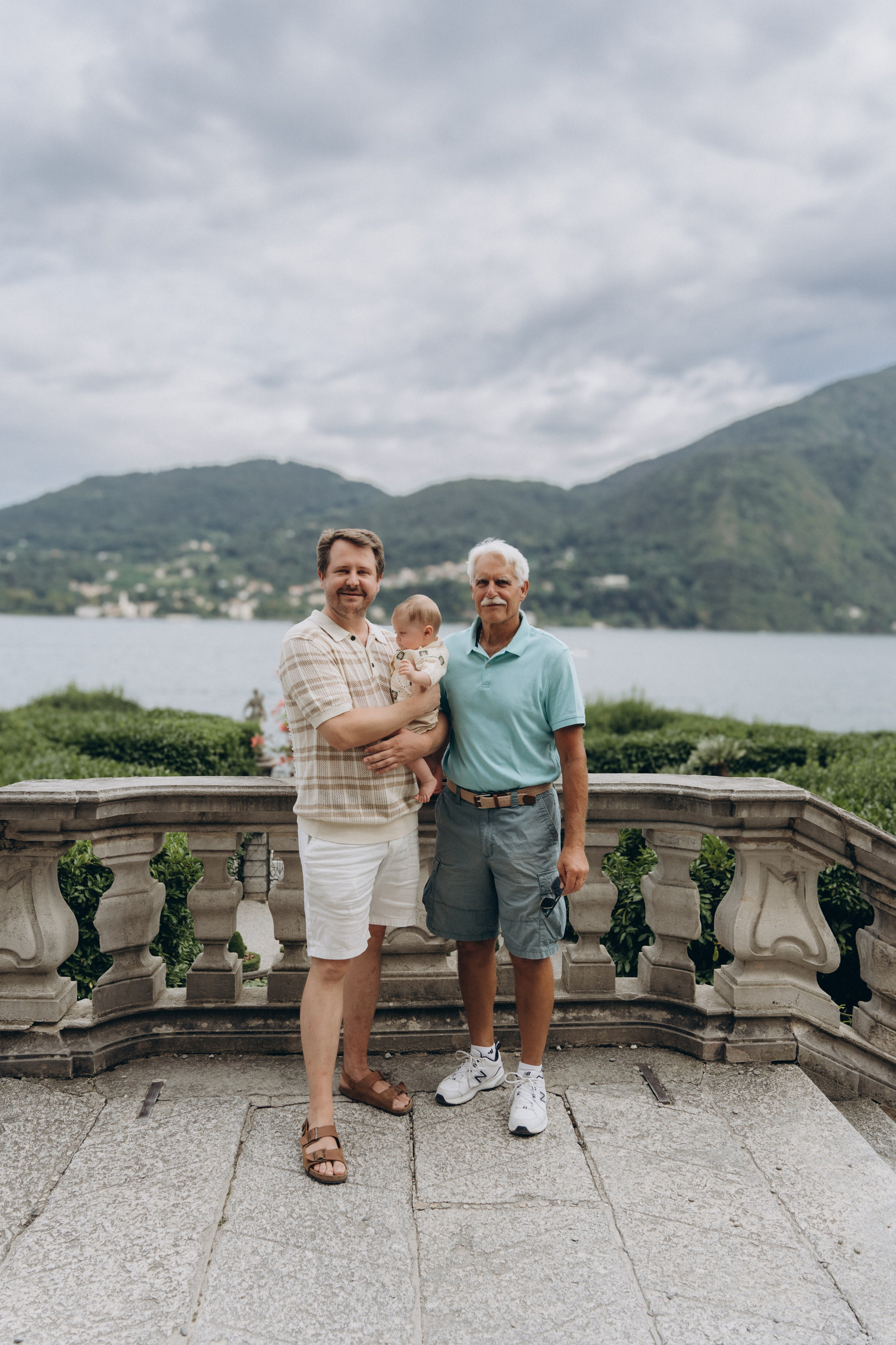 Family moments in Como Lake. PHOTOGRAPHER IN ITALY