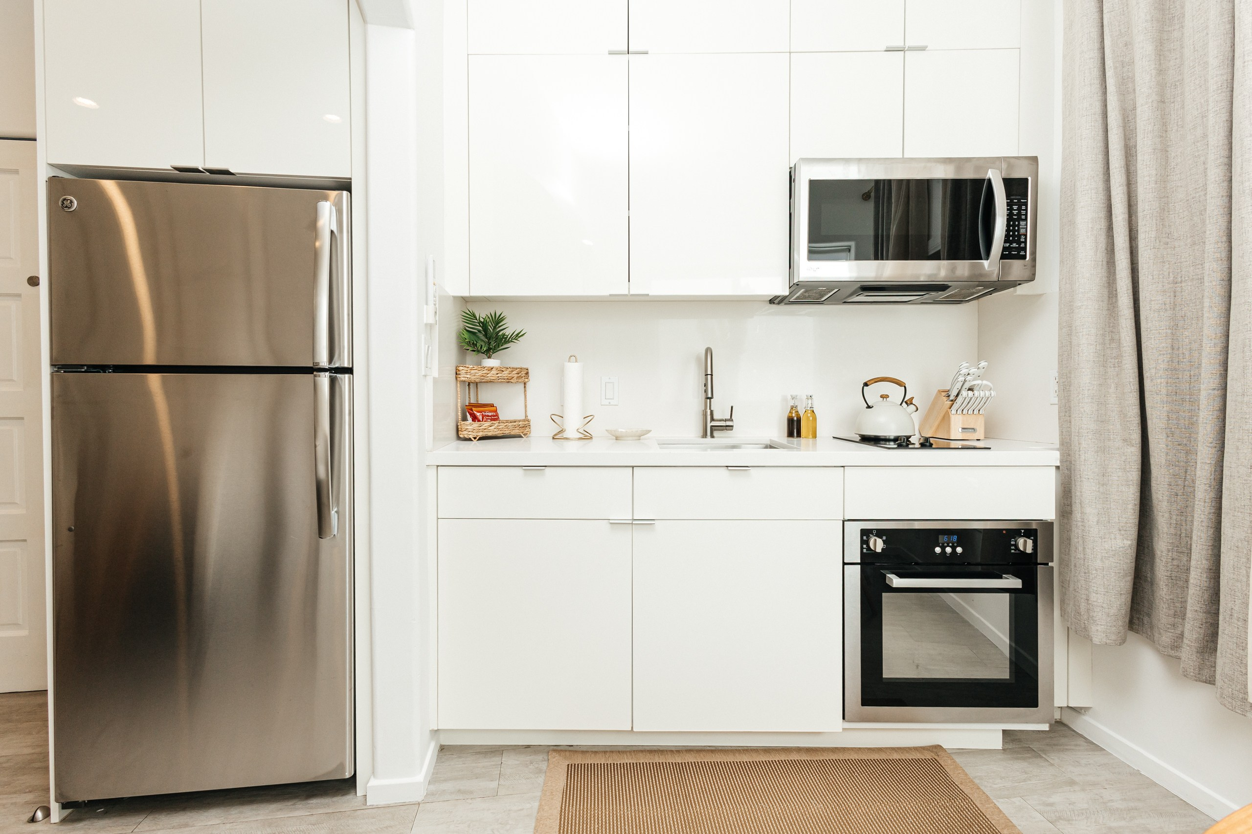 Session Apartments. Photographer Andrei White