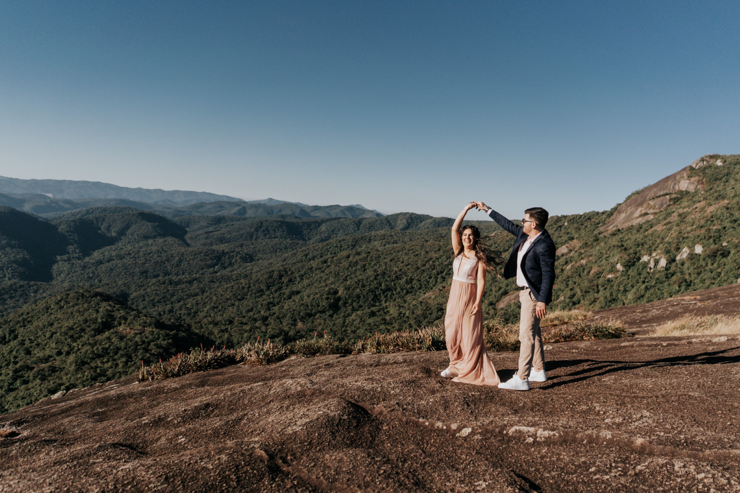 Pré Wedding — Ludmila e André (Monte Verde — MG). Fotógrafo de casamento e Filmmaker de casamento