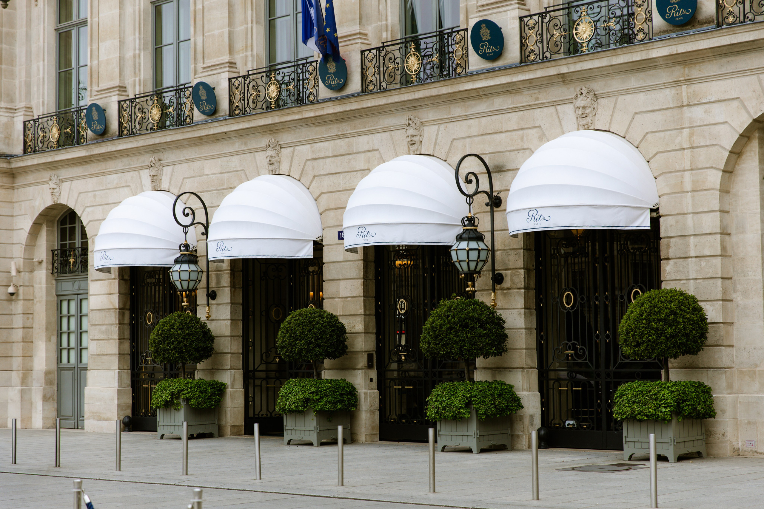 Ritz Paris Wedding | Luxury Wedding at Ritz Paris — Paris Wedding Photographer. Paris Wedding Photographer