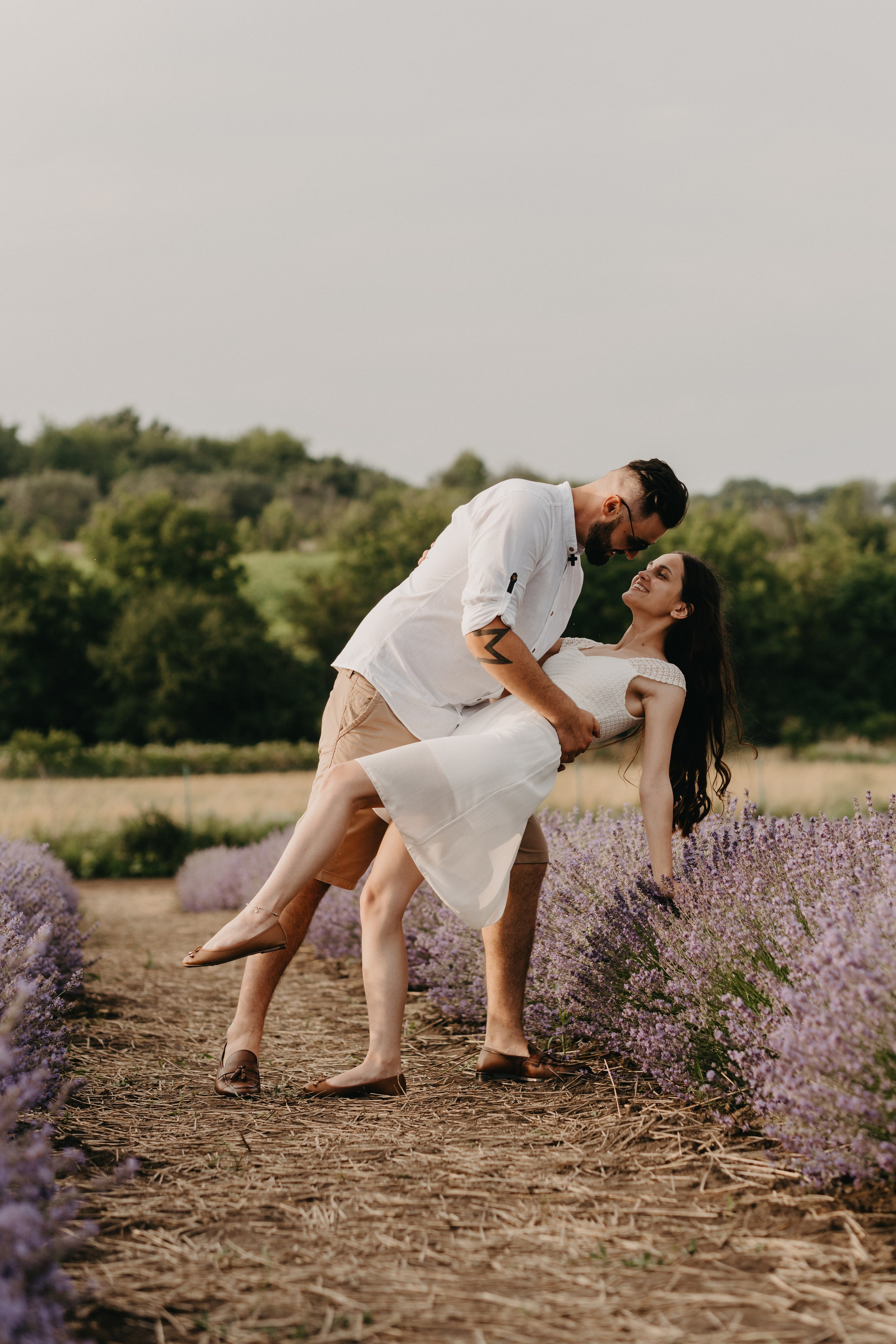 Hand in Hand. Fotograf Katowice – sesje indywidualne, rodzinne, ślubne