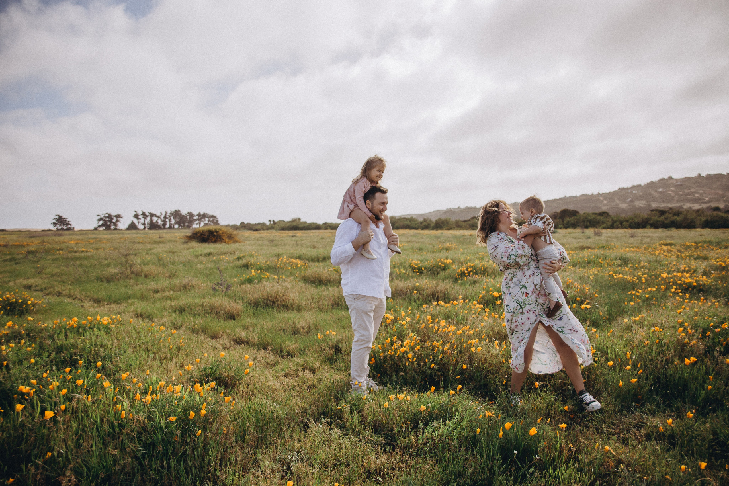 Sesión de fotos familiar en el campo — costa Chilena. Photographer in Santiago, Chile Anna Almazova