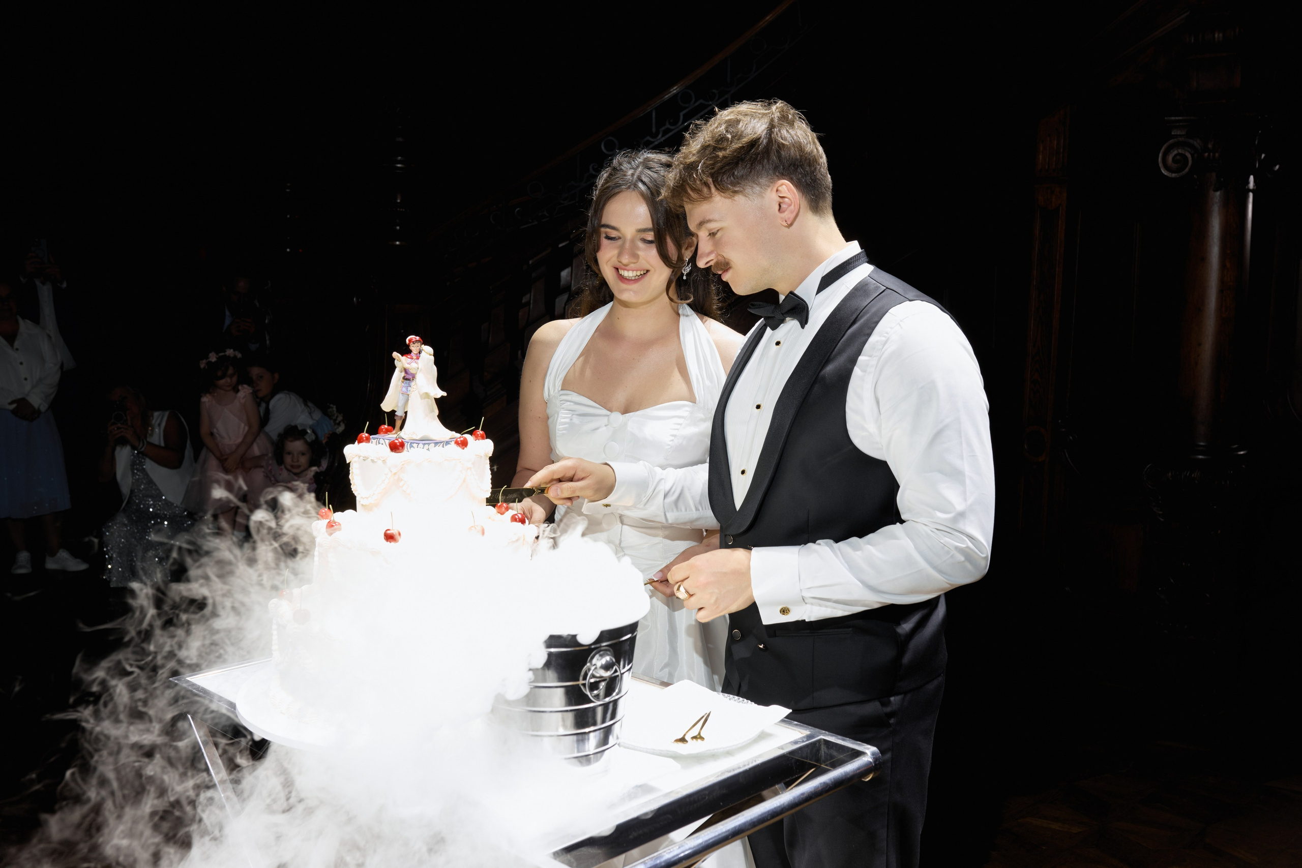 Wiktoria & Kacper. Pałac Goetz. Fotograf ślubny i rodzinny w Krakowie Yana Klymova