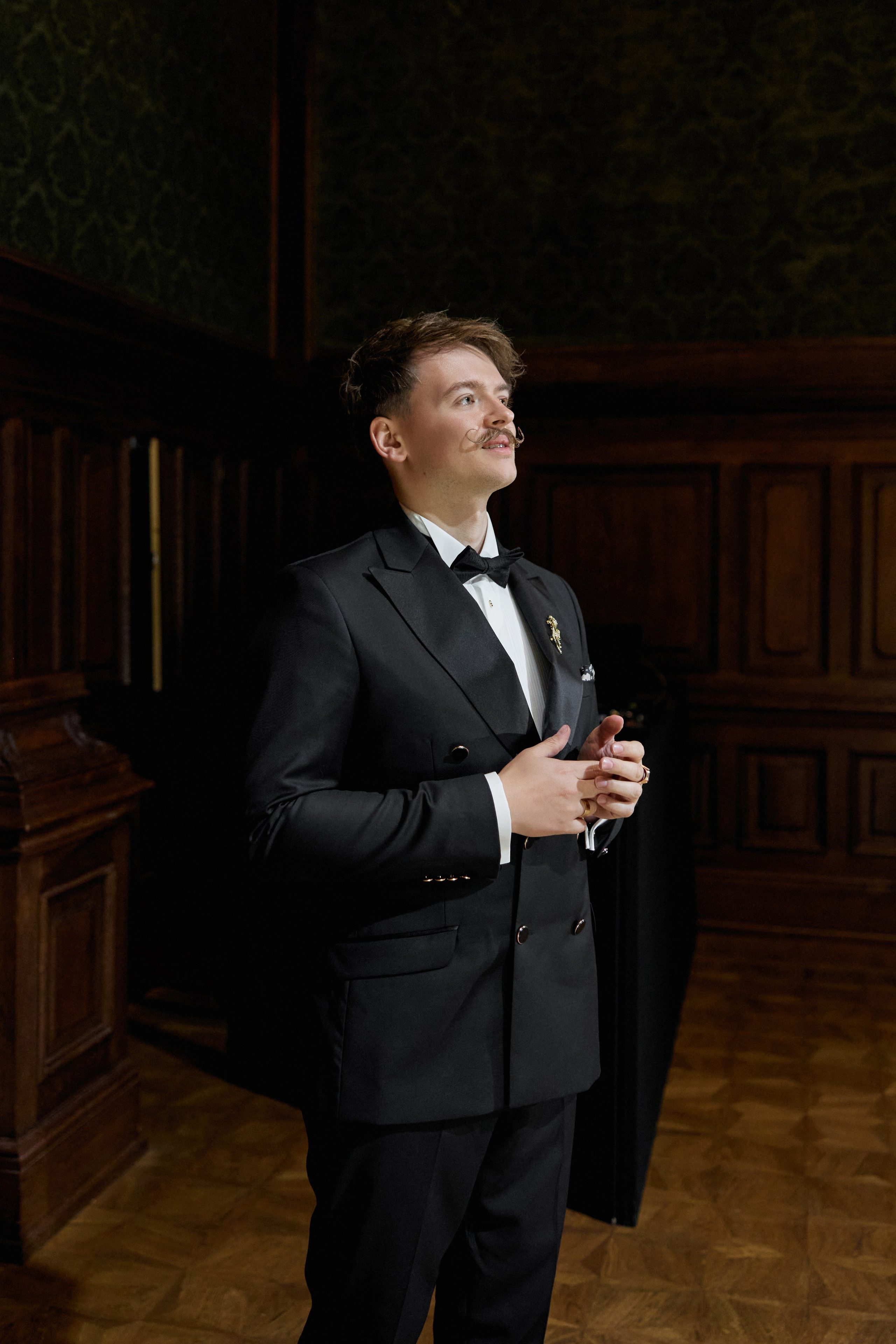 Wiktoria & Kacper. Pałac Goetz. Fotograf ślubny i rodzinny w Krakowie Yana Klymova