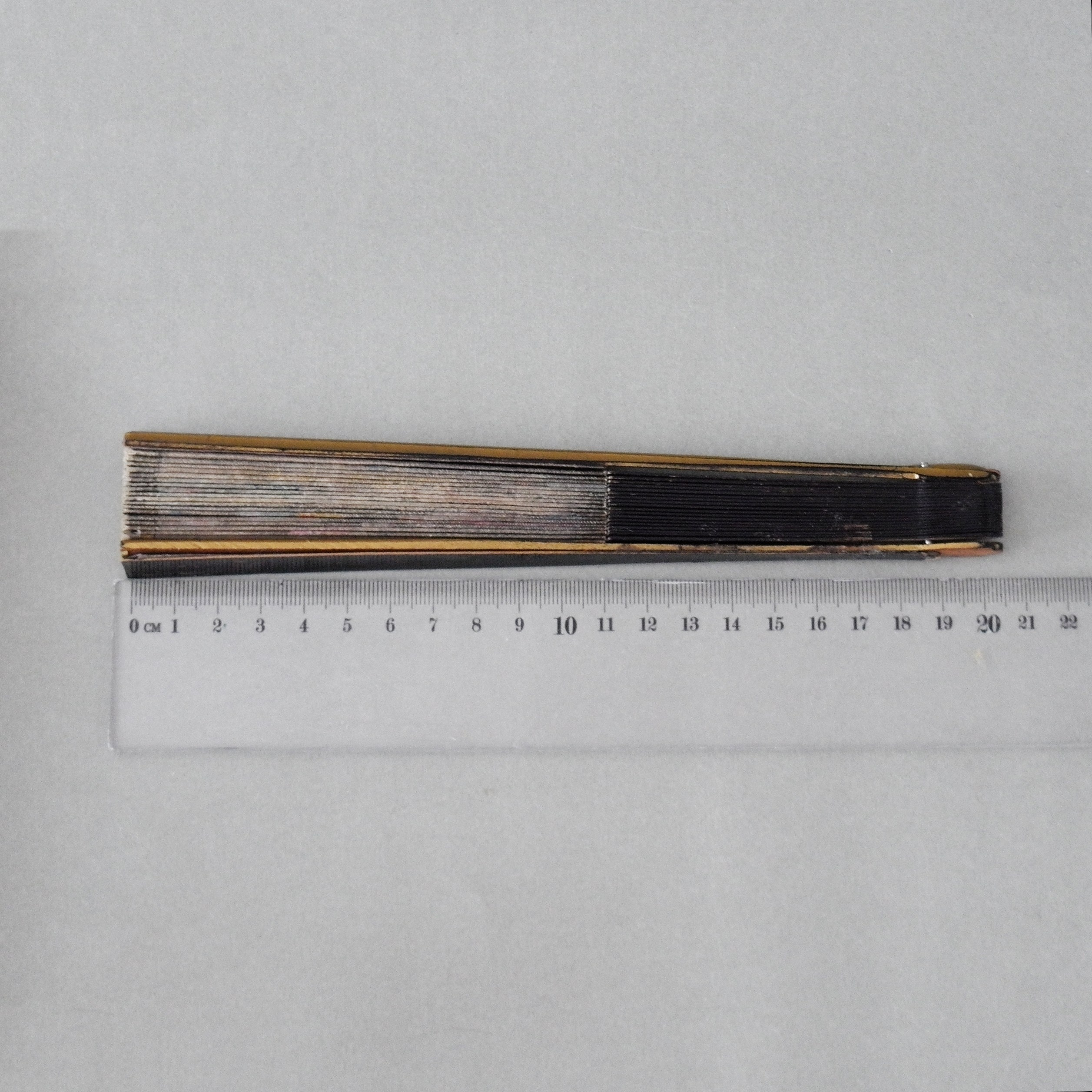 Flowerfan. Современнные и актикварные украшения в Барселоне, Москве и Санкт-Петербурге