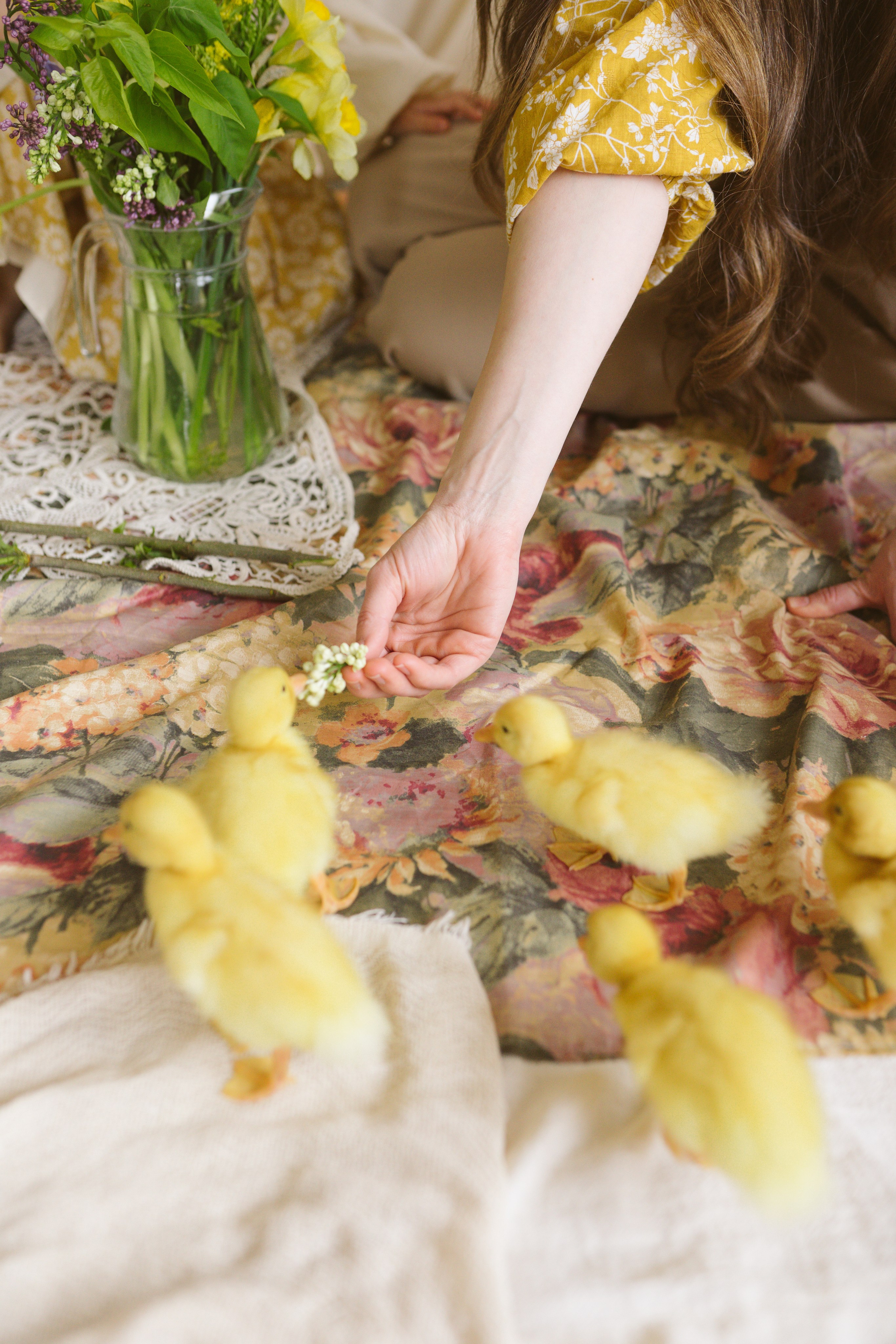 Ședințe Foto de Paște Brașov: Gălbenuș | Mădălina Beda. Madalina Beda- Artist vizual, fotograf, doula la nastere, consultant babywearing Brasov si in toata tara